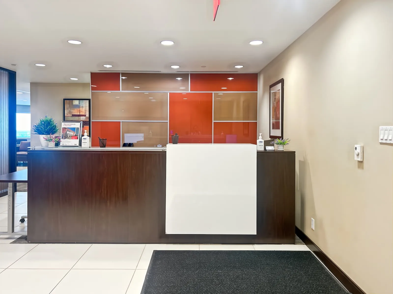 Regus AB, Edmonton – Manulife Place, Reception, Edmonton, AB