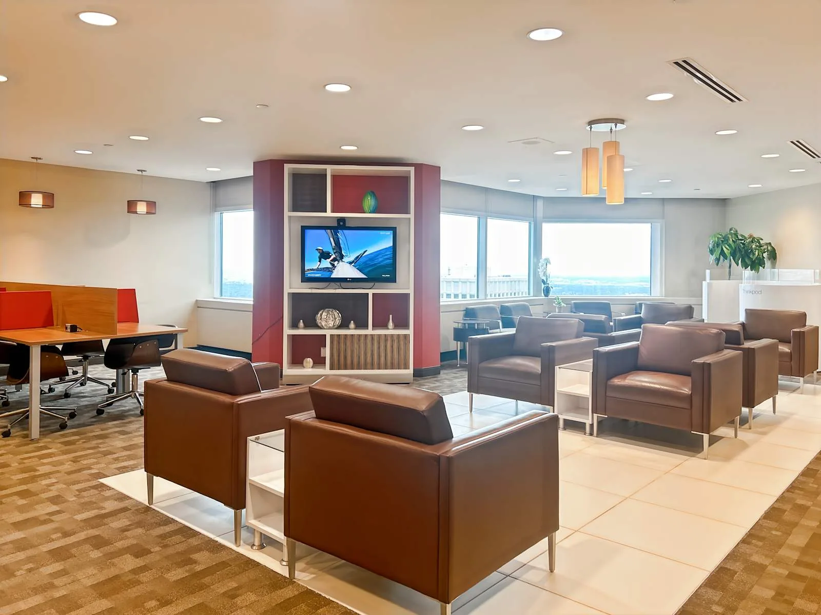 Regus AB, Edmonton – Manulife Place, Lounge, Edmonton, AB