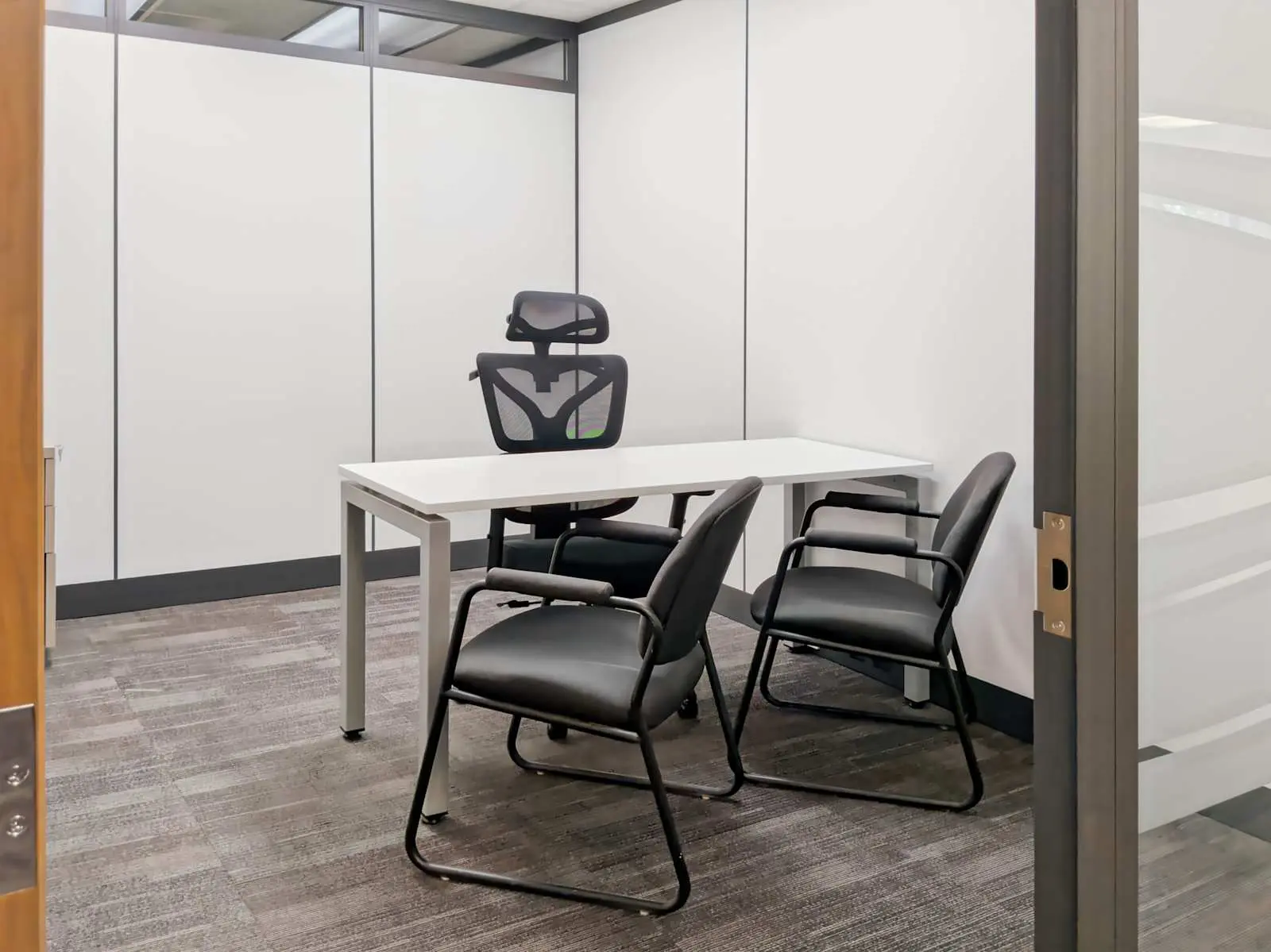 Regus AB, Edmonton - Stony Plain Road, Private office, 1 desk, Edmonton, AB