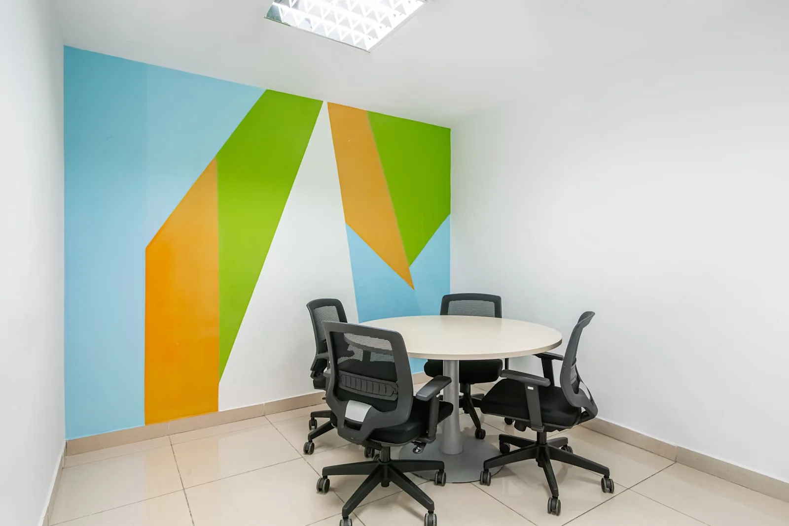 Regus ABIDJAN, Plein Ciel, Salle de réunion 4 personnes, Abidjan