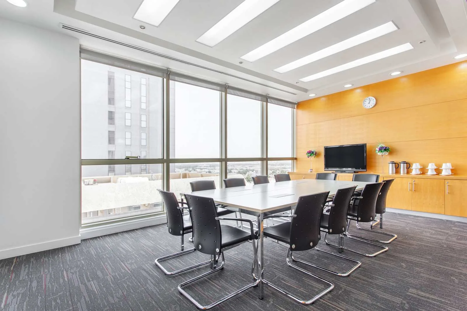 Regus ABU DHABI, Airport Road، قاعة اجتماعات لـ 10 أشخاص، أبو ظبي