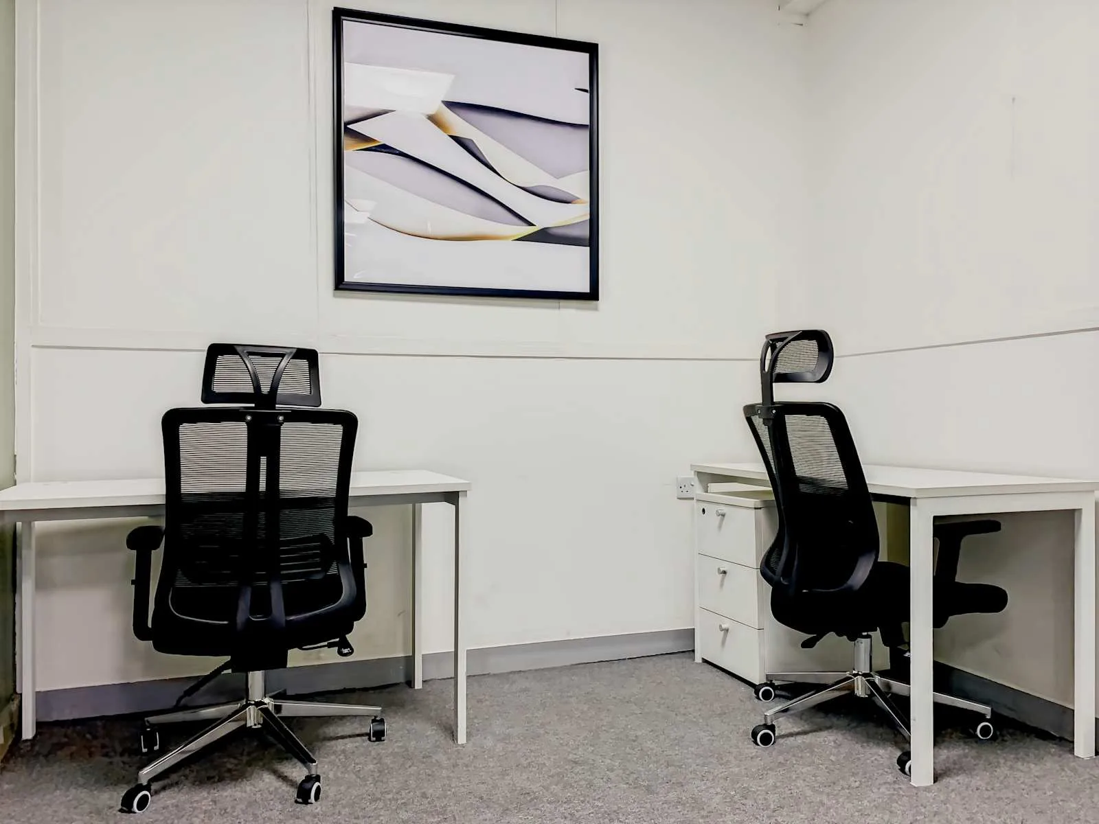 Regus Abuja, Murjanatu House, Private office, 2 desks, Abuja
