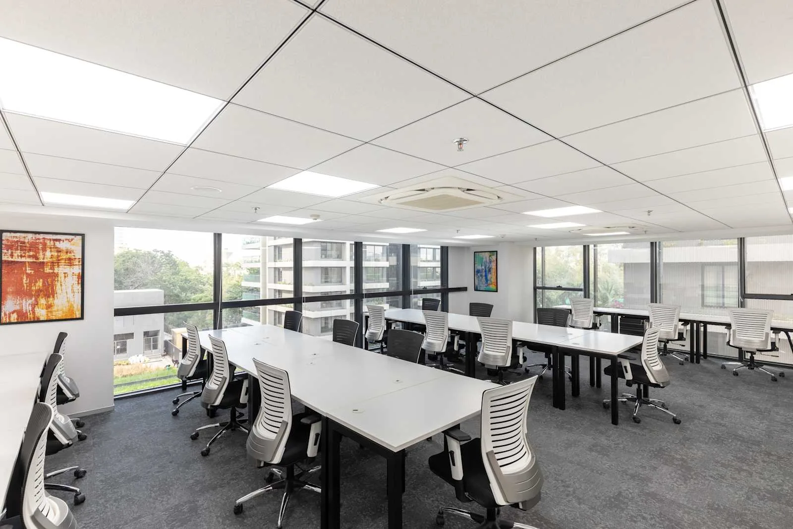 Regus AHMEDABAD, Privilon SG Highway, खुला कार्यक्षेत्र, अहमदाबाद