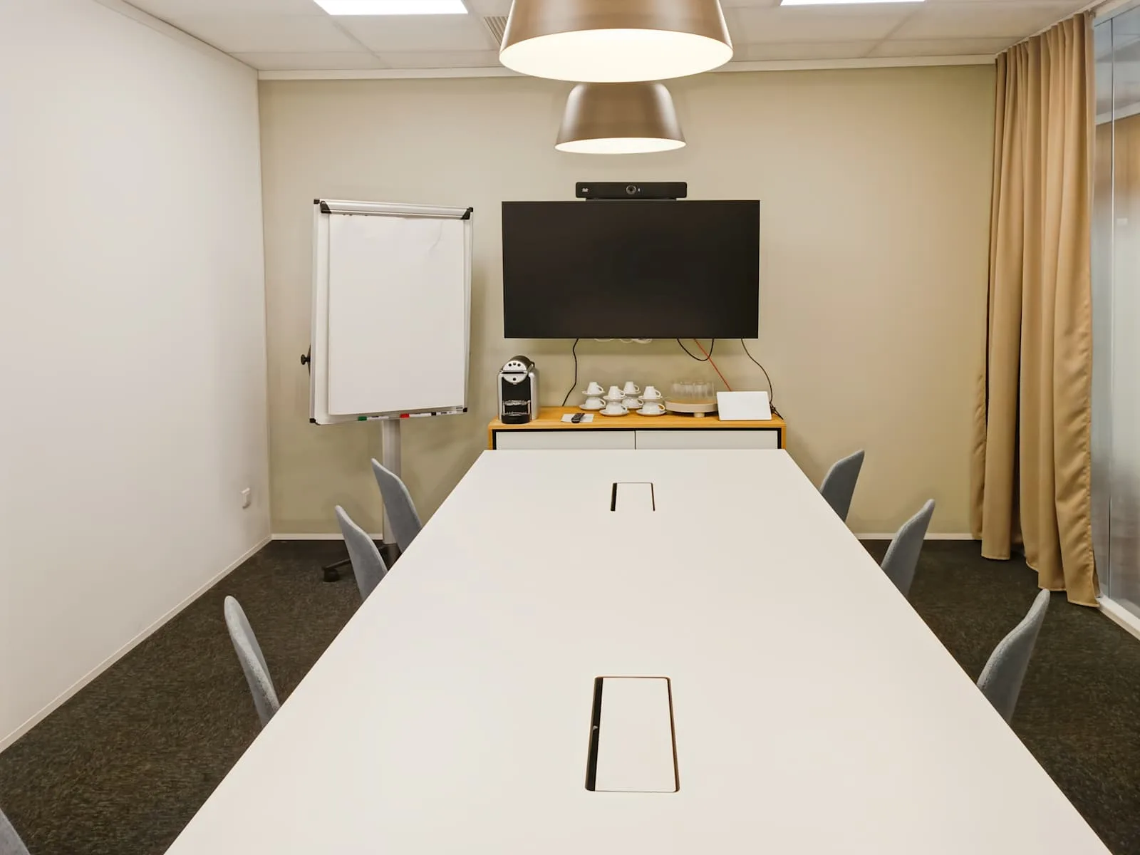 Regus Aix-en-Provence Regus Aix Les Milles, Meeting room for 6 people, Aix-en-Provence