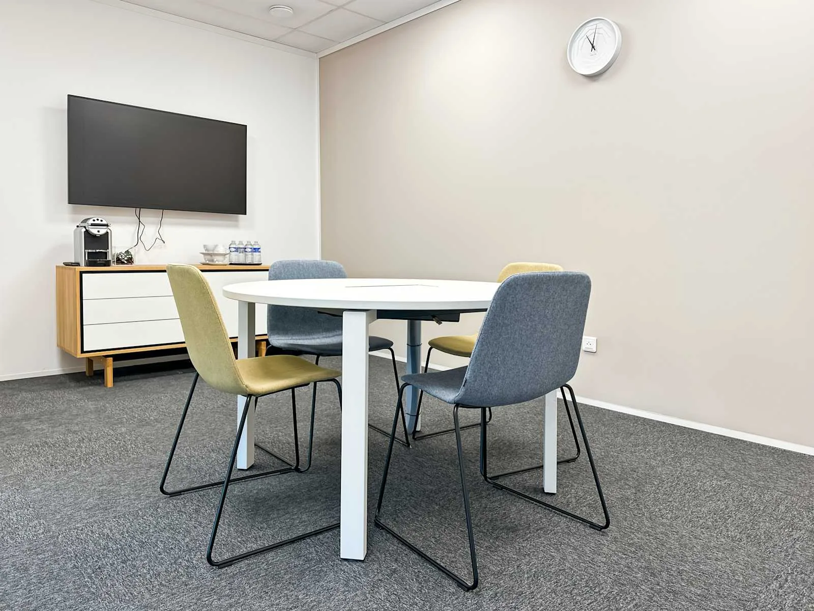 Regus Aix-en-Provence Regus Aix Les Milles, Meeting room for 4 people, Aix-en-Provence