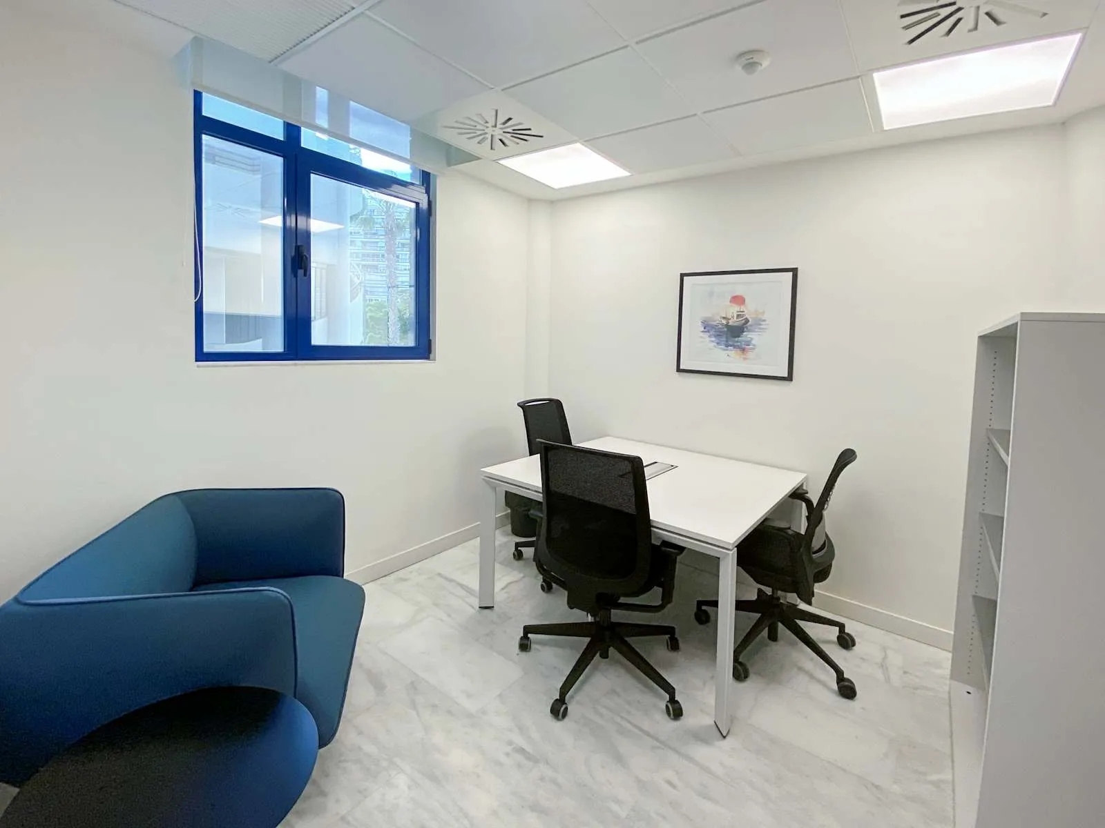 Regus Alicante, Business World Alicante, Despacho privado con 3 puestos, Alicante