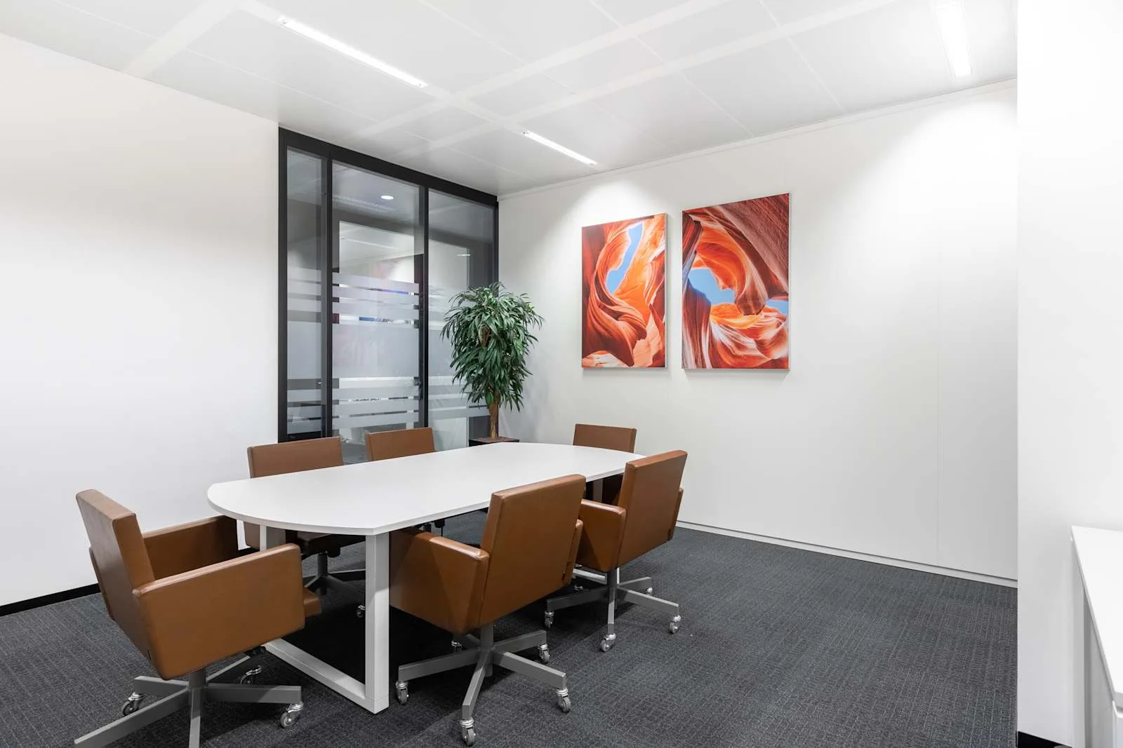 Regus Amsterdam, Atrium, Meeting room for 6 people, Amsterdam