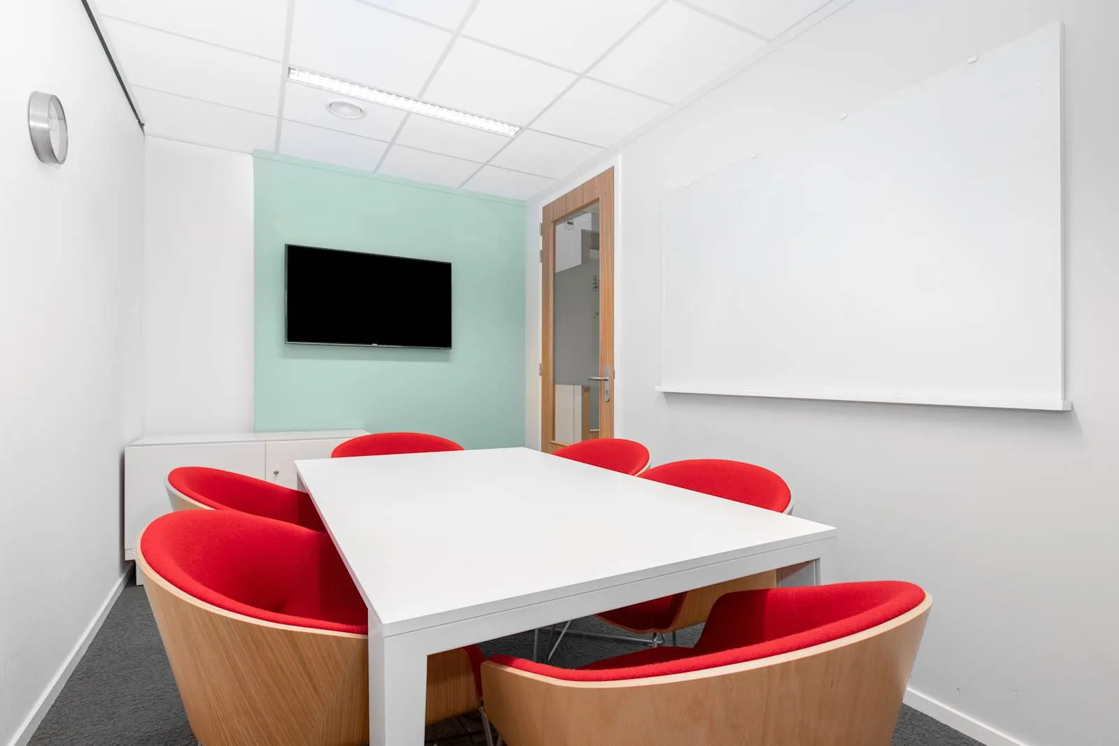 Regus AMSTERDAM, Central NS International - Regus Express, Meeting room for 6 people, Amsterdam