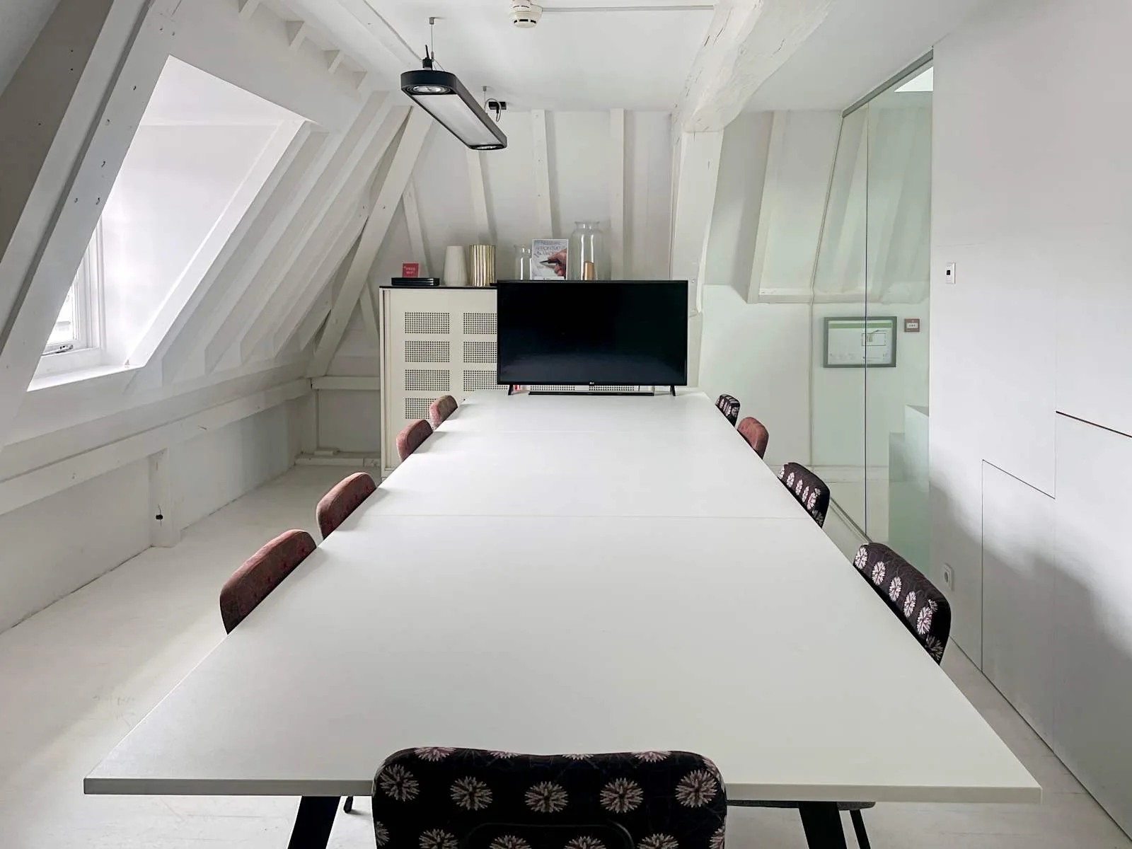 Regus Amsterdam, Herengracht, Meeting room for 9 people, Amsterdam