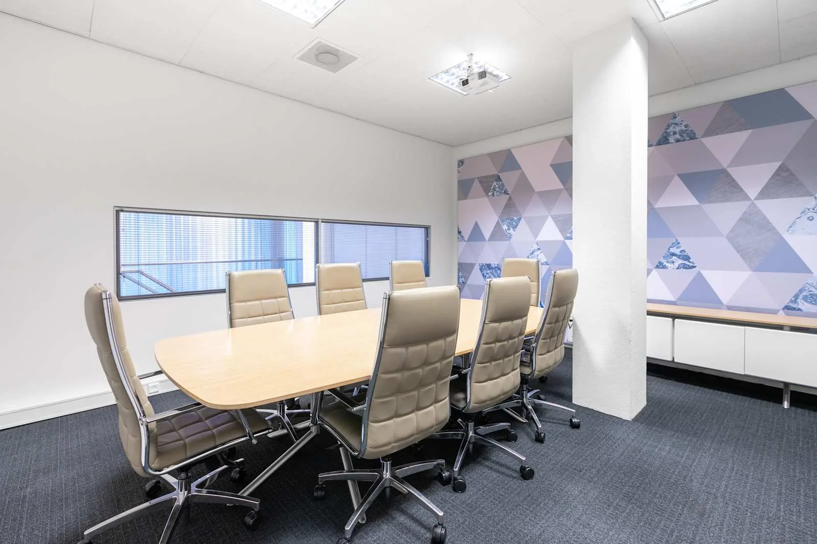 Regus AMSTERDAM, Vinoly, Meeting room for 8 people, Amsterdam