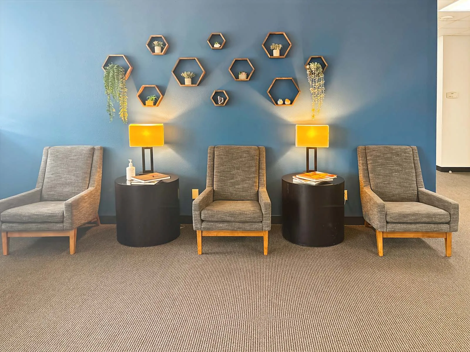 Regus AR, Bentonville - Beau Terre, Lounge, Bentonville, AR