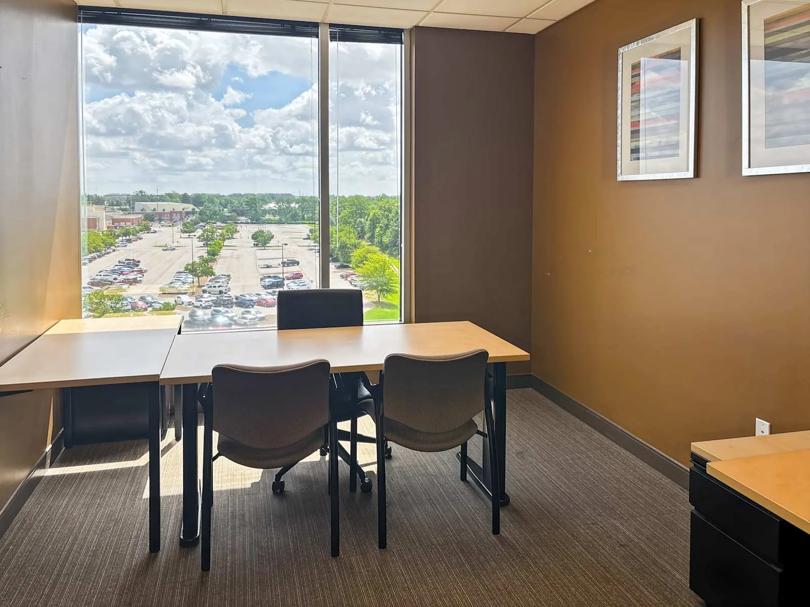 Regus AR, Bentonville - Bentonville Plaza, Private office, 1 desk, Bentonville, AR