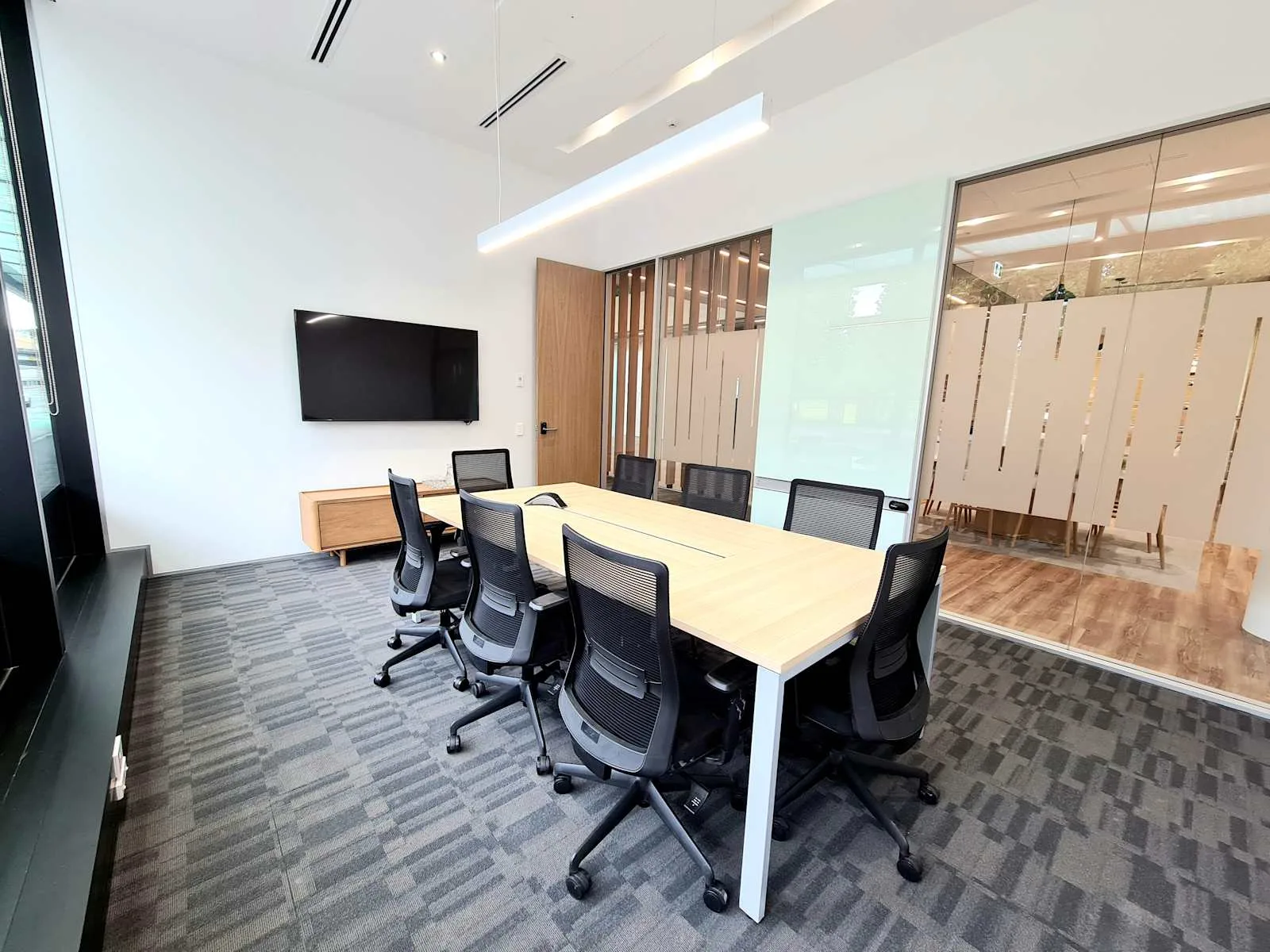 Regus Auckland, 155 Fanshawe Street, Meeting room for 7 people, Auckland