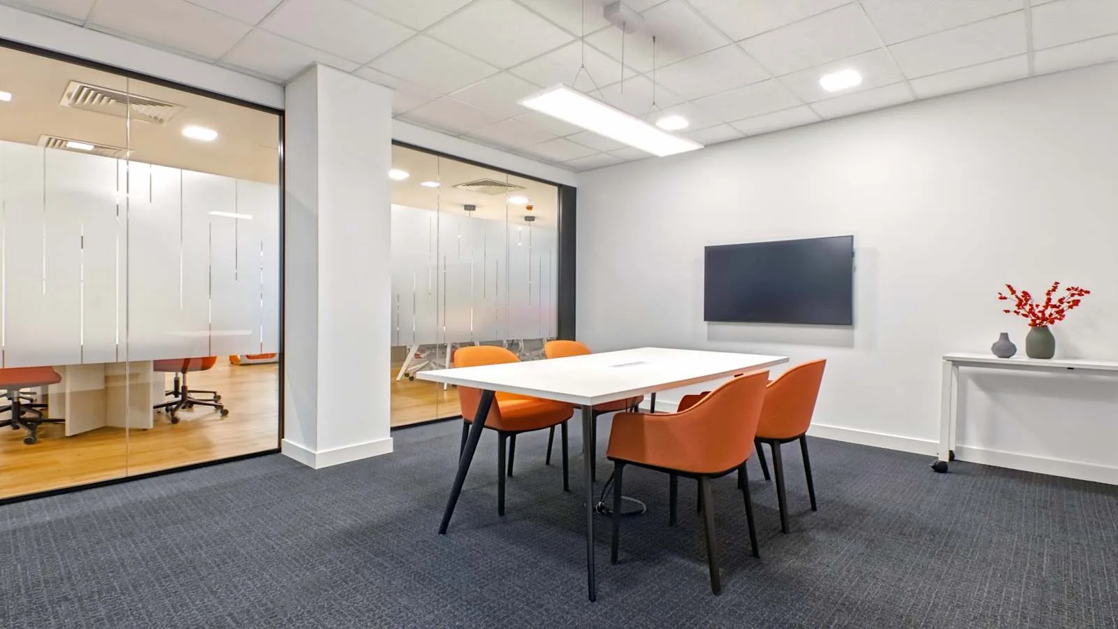 Regus AUGSBURG, Augsburg Hauptbahnhof, Meeting room for 4 people, Augsburg