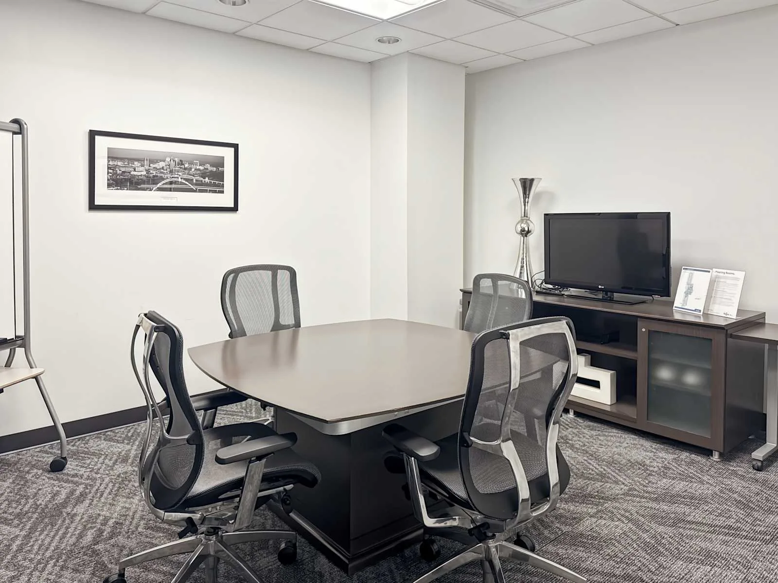 Regus AZ, Chandler - San Tan Corporate Center II, Meeting room for 4 people, Chandler, AZ