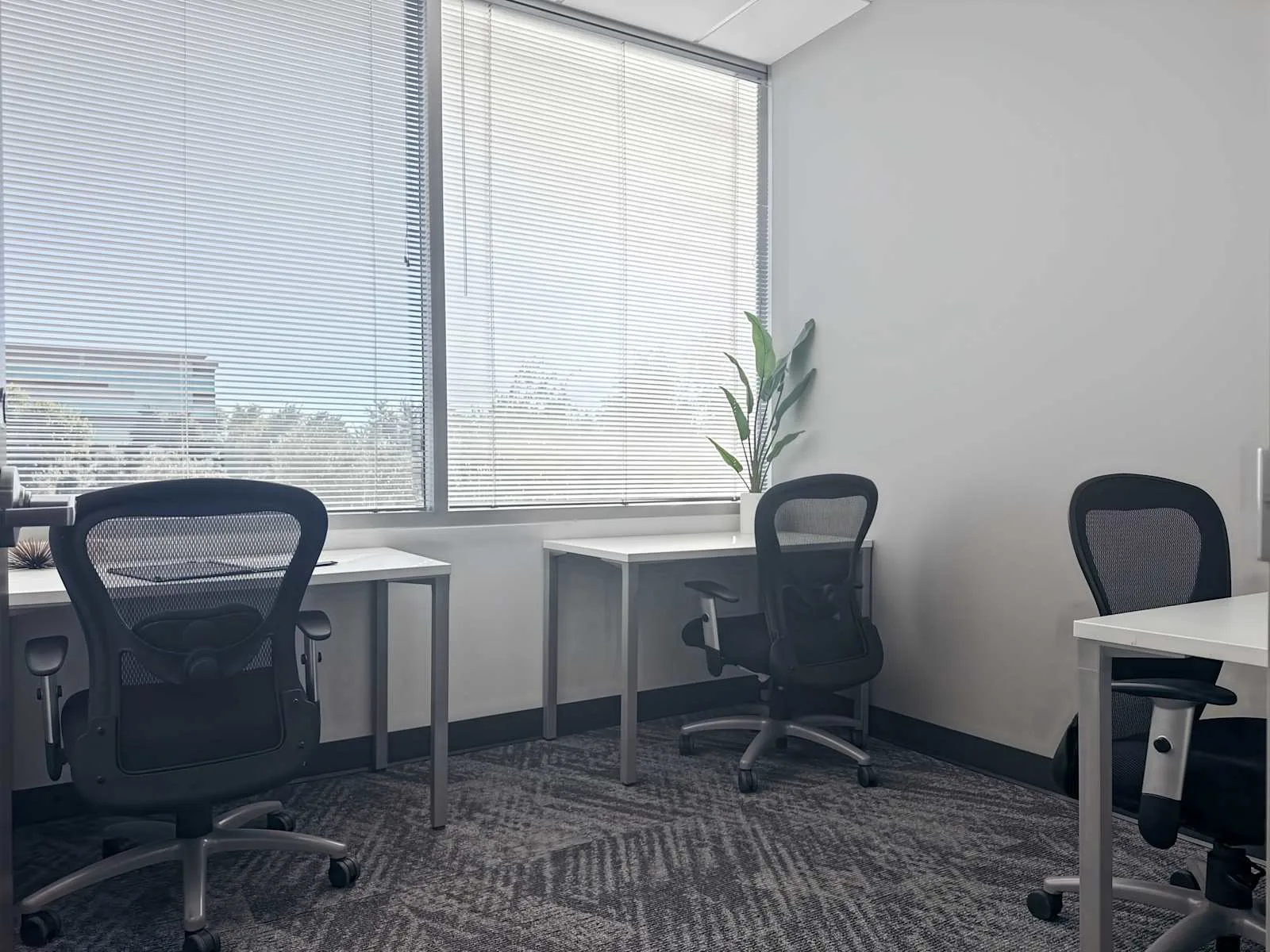 Regus AZ, Chandler - San Tan Corporate Center II, Private office, 3 desks, Chandler, AZ