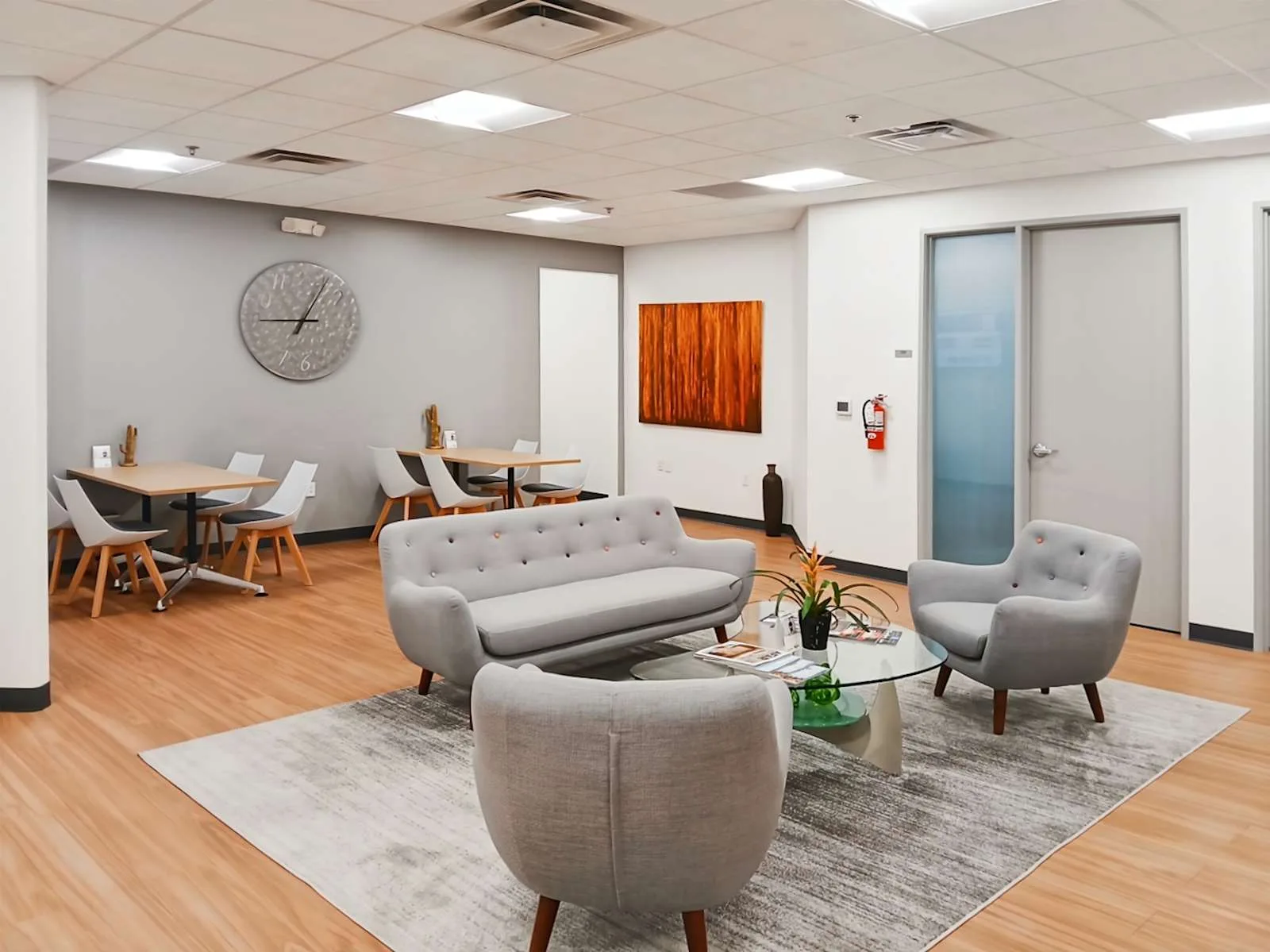 Regus AZ, Fountain Hills - 16930 E Palisades Blvd, Lounge, Fountain Hills, AZ