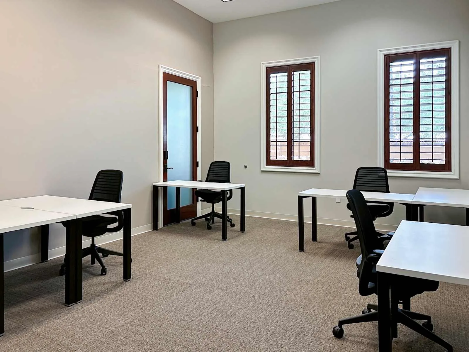 Regus AZ, Gilbert - W Elliot Rd, Private office, 4 desks, Gilbert, AZ