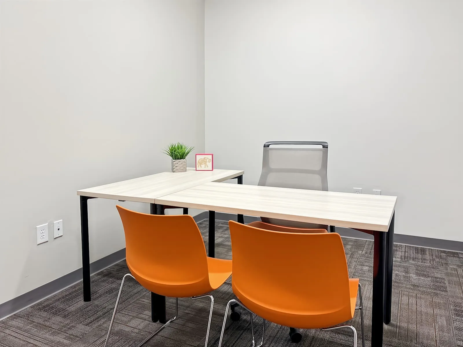 Regus AZ, Phoenix - 3rd St, Private office, 1 desk, Phoenix, AZ