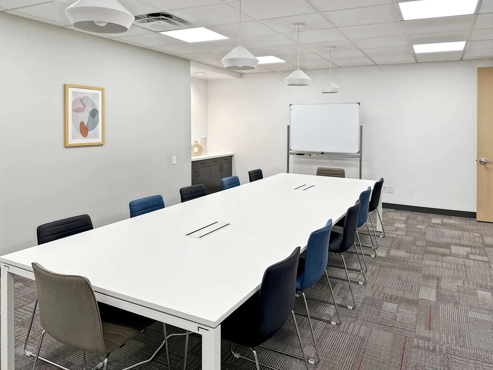 Regus AZ, Phoenix - Clarendon, Meeting room for 11 people, Phoenix, AZ