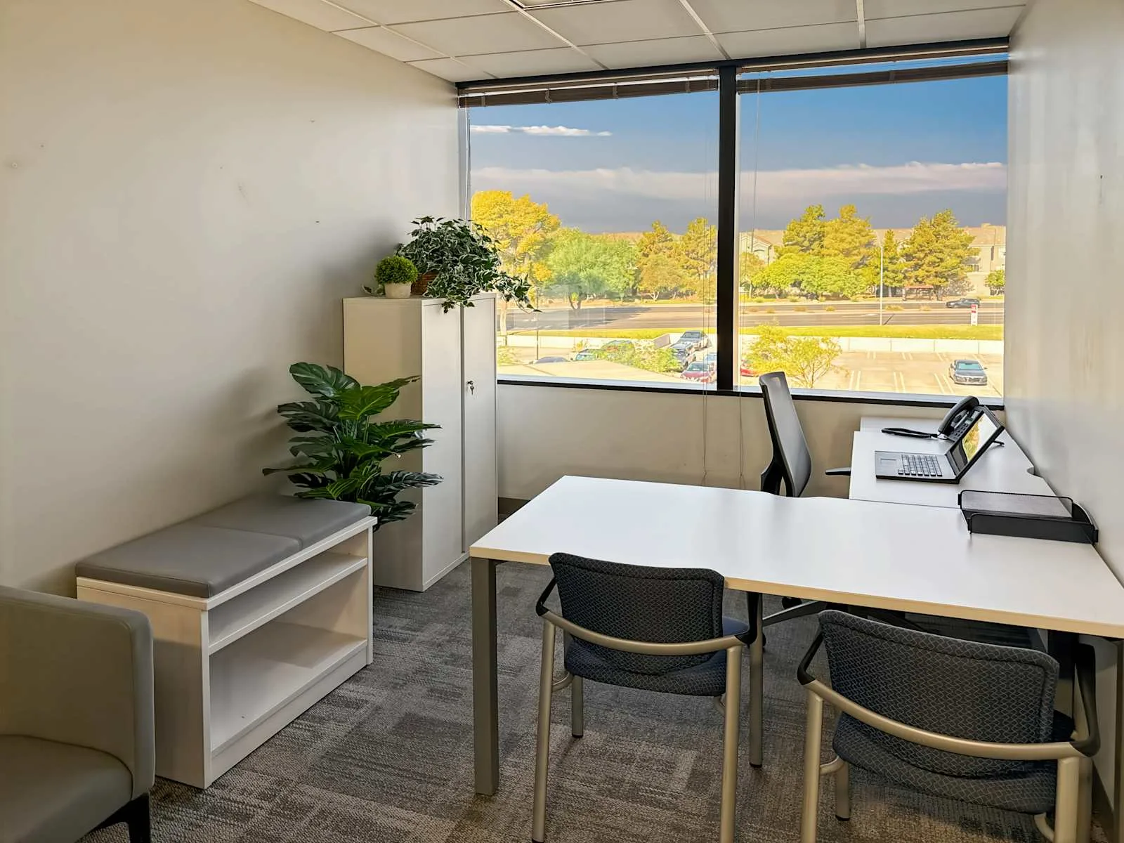 Regus AZ, Phoenix - Paradise Valley, Private office, 1 desk, Scottsdale, AZ