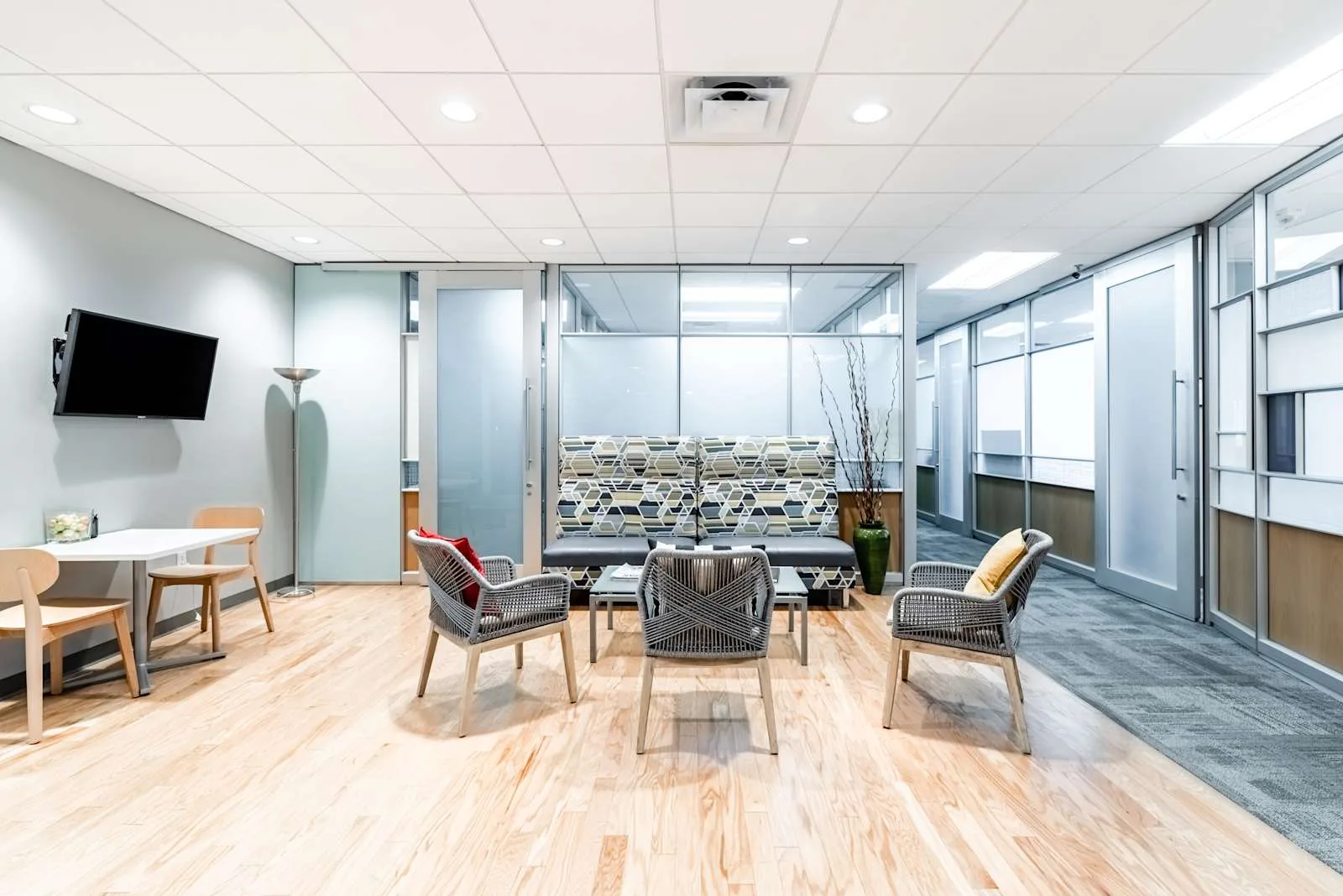 Regus AZ, Phoenix - Washington at Sky Harbor, Lounge, Phoenix, AZ