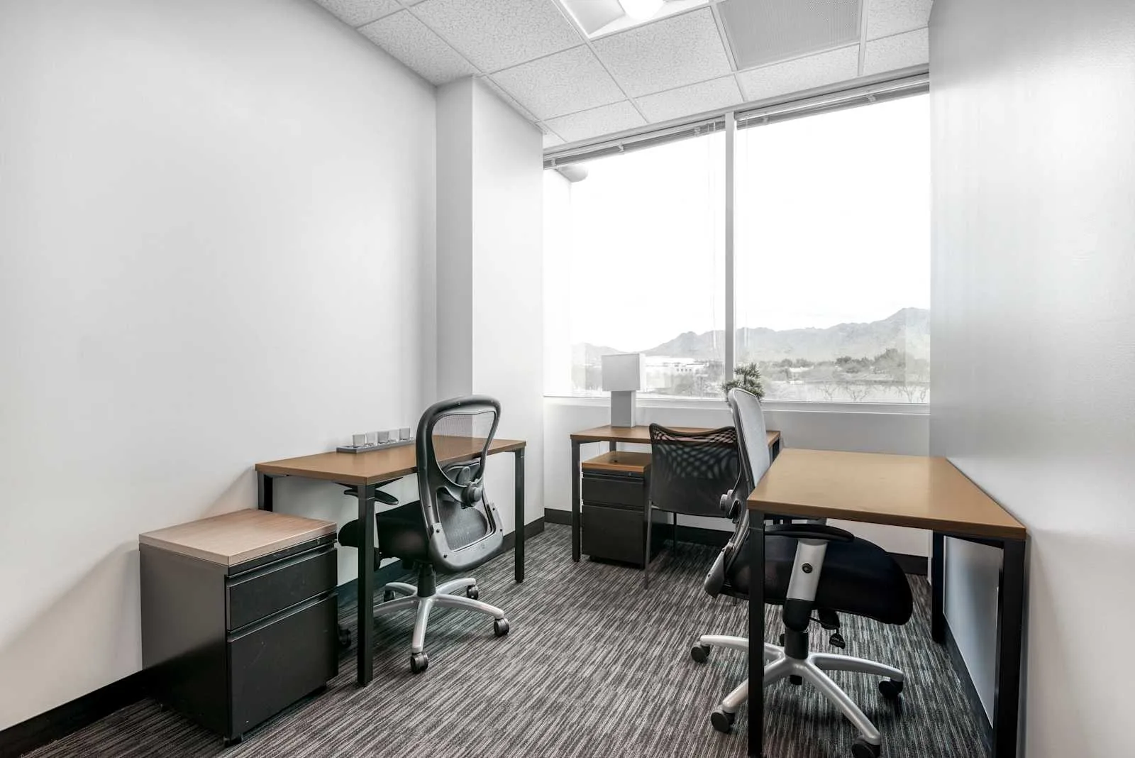 Regus AZ, Scottsdale - Raintree Corporate Center, Private office, 3 desks, Scottsdale, AZ