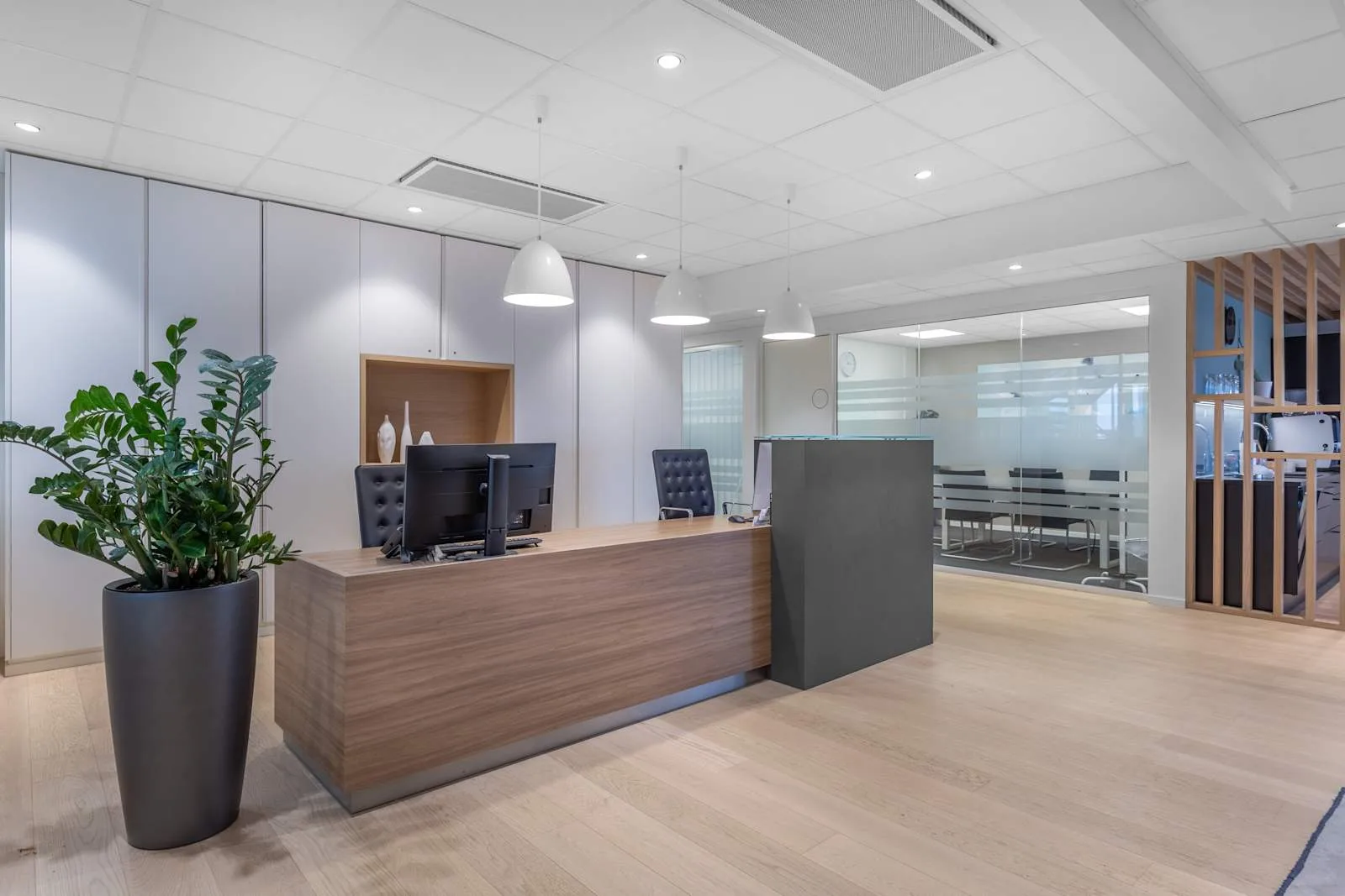 Regus Bærum, Lysaker Torg, Reception, Lysaker