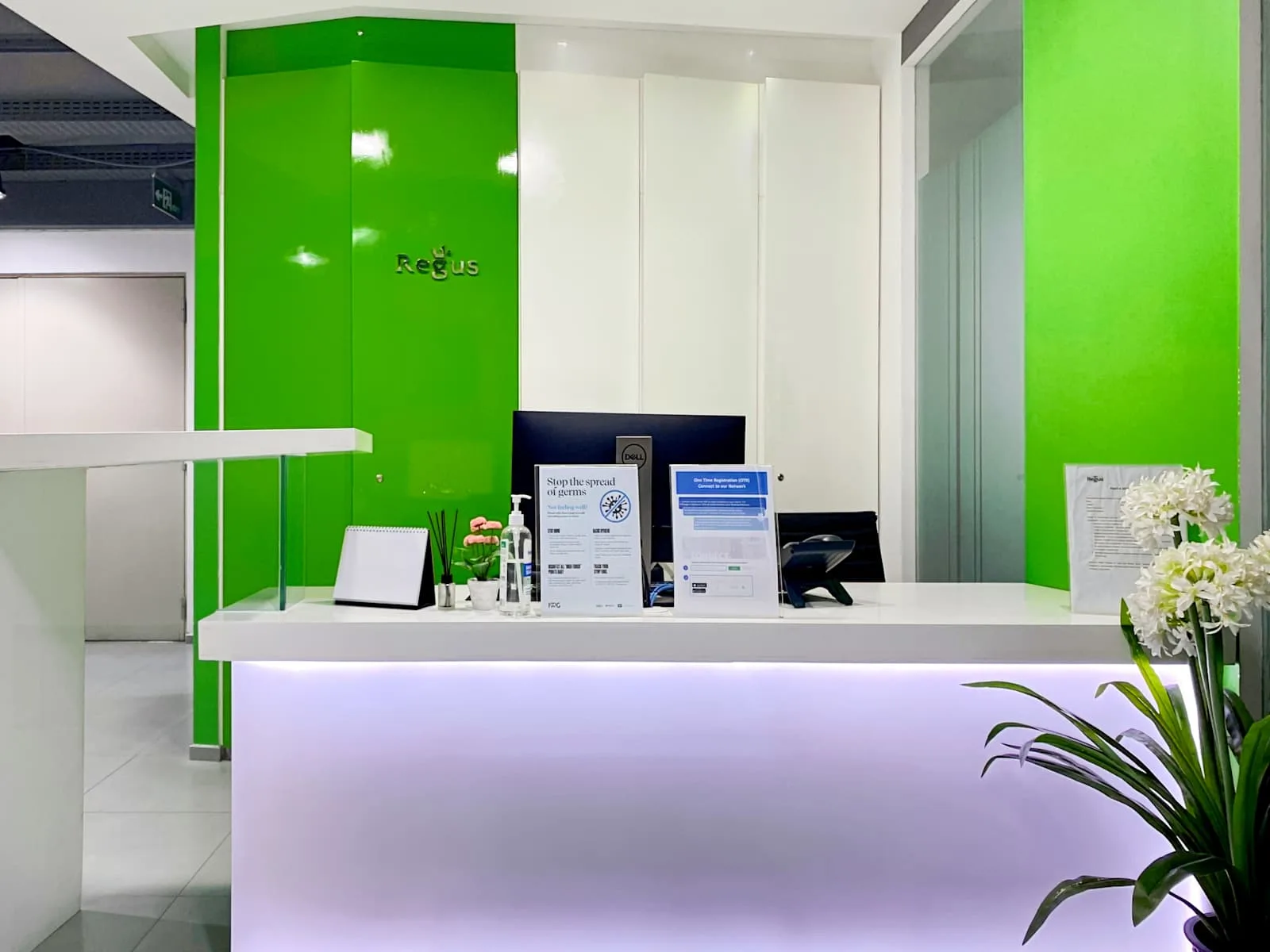 Regus Bandung, Menara Asia Afrika, Resepsionis, Bandung