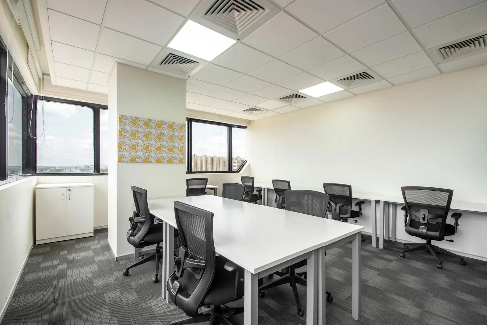 Regus BANGALORE, Brigade IRV, 8 वर्कस्टेशन वाला निजी कार्यालय, बेंगलुरु