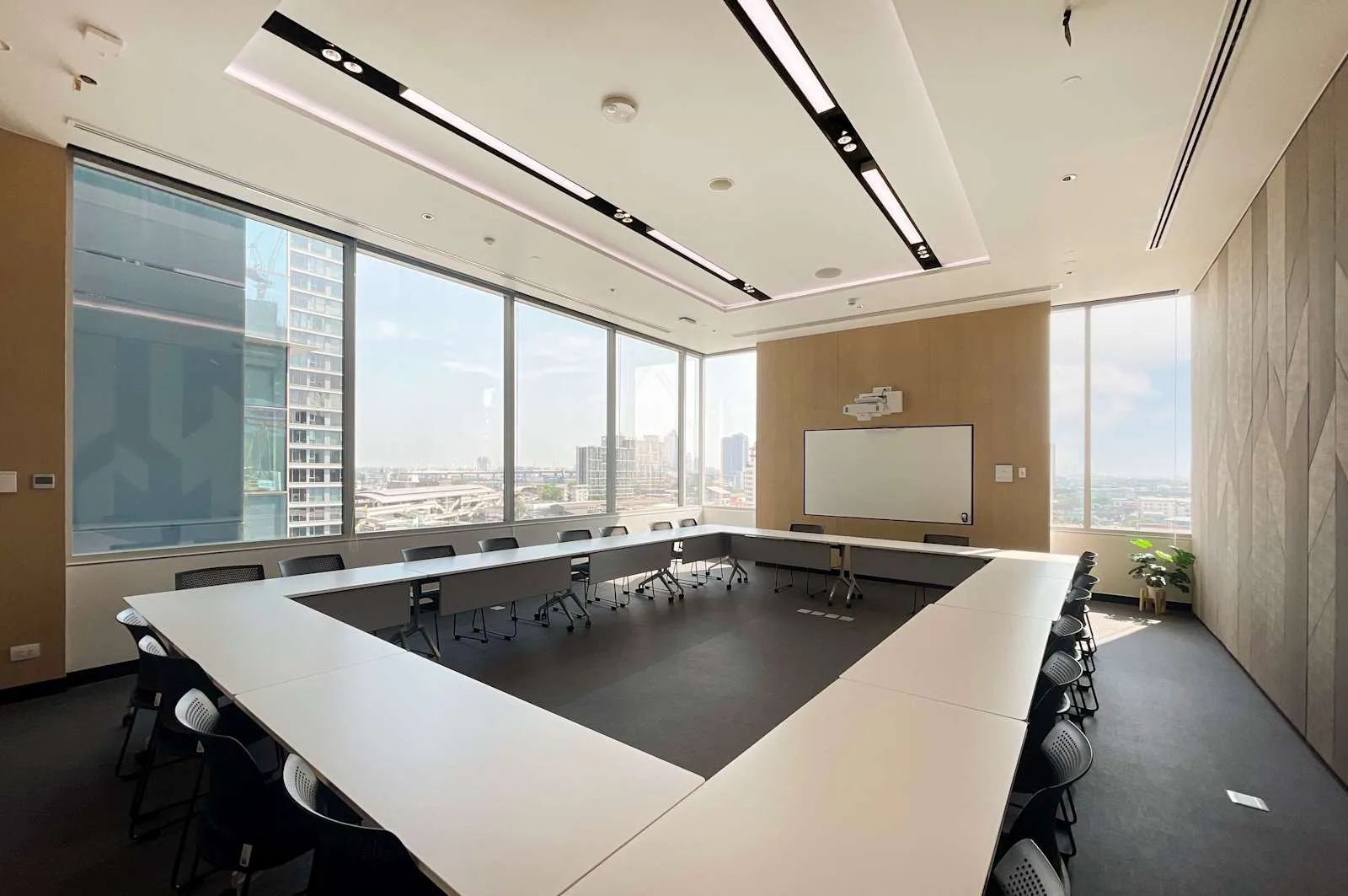 Regus Bangkok, 66 Tower, Training room for 18 people, Bangkok