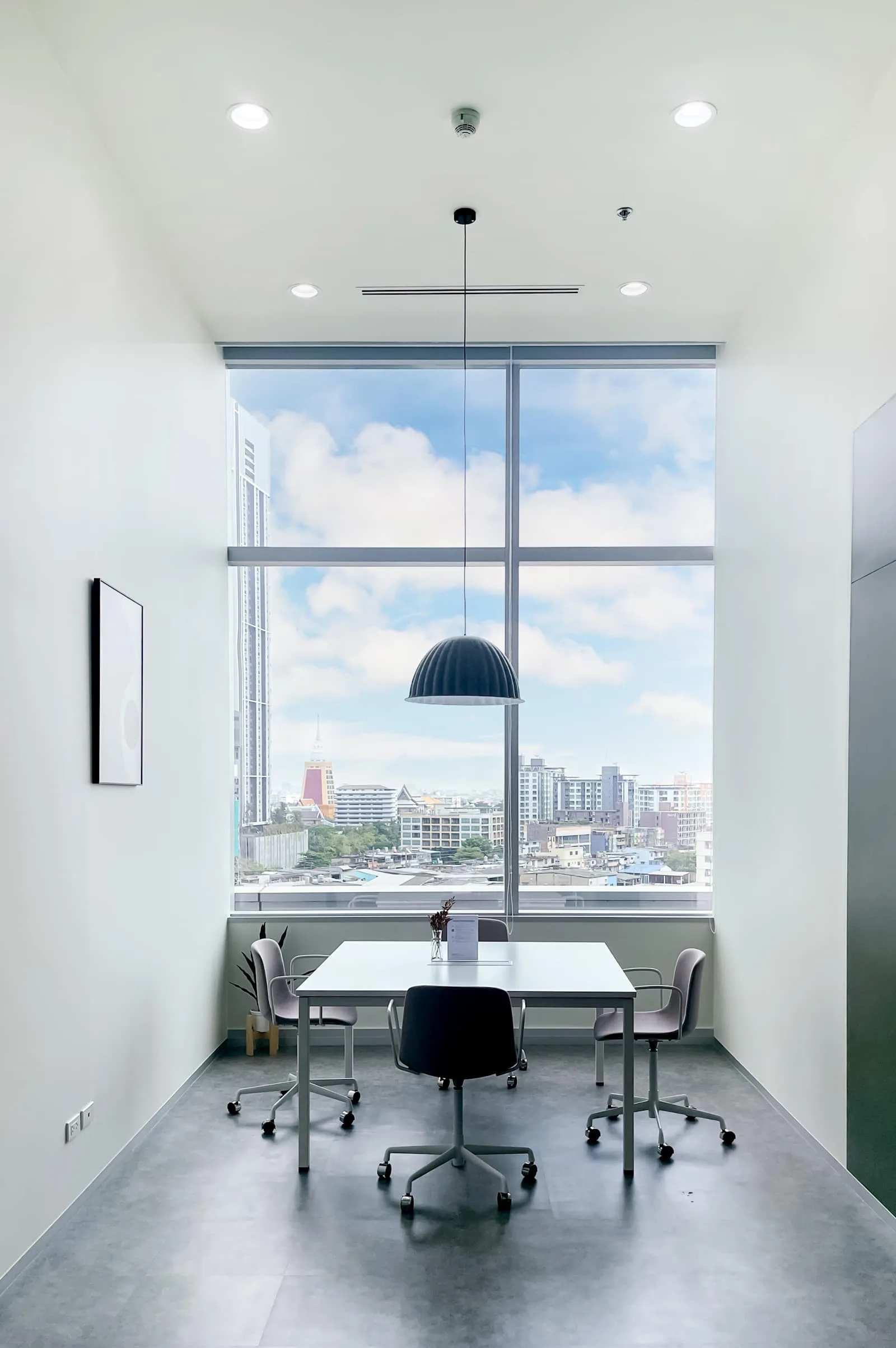 Regus Bangkok, 66 Tower, Meeting room for 4 people, Bangkok