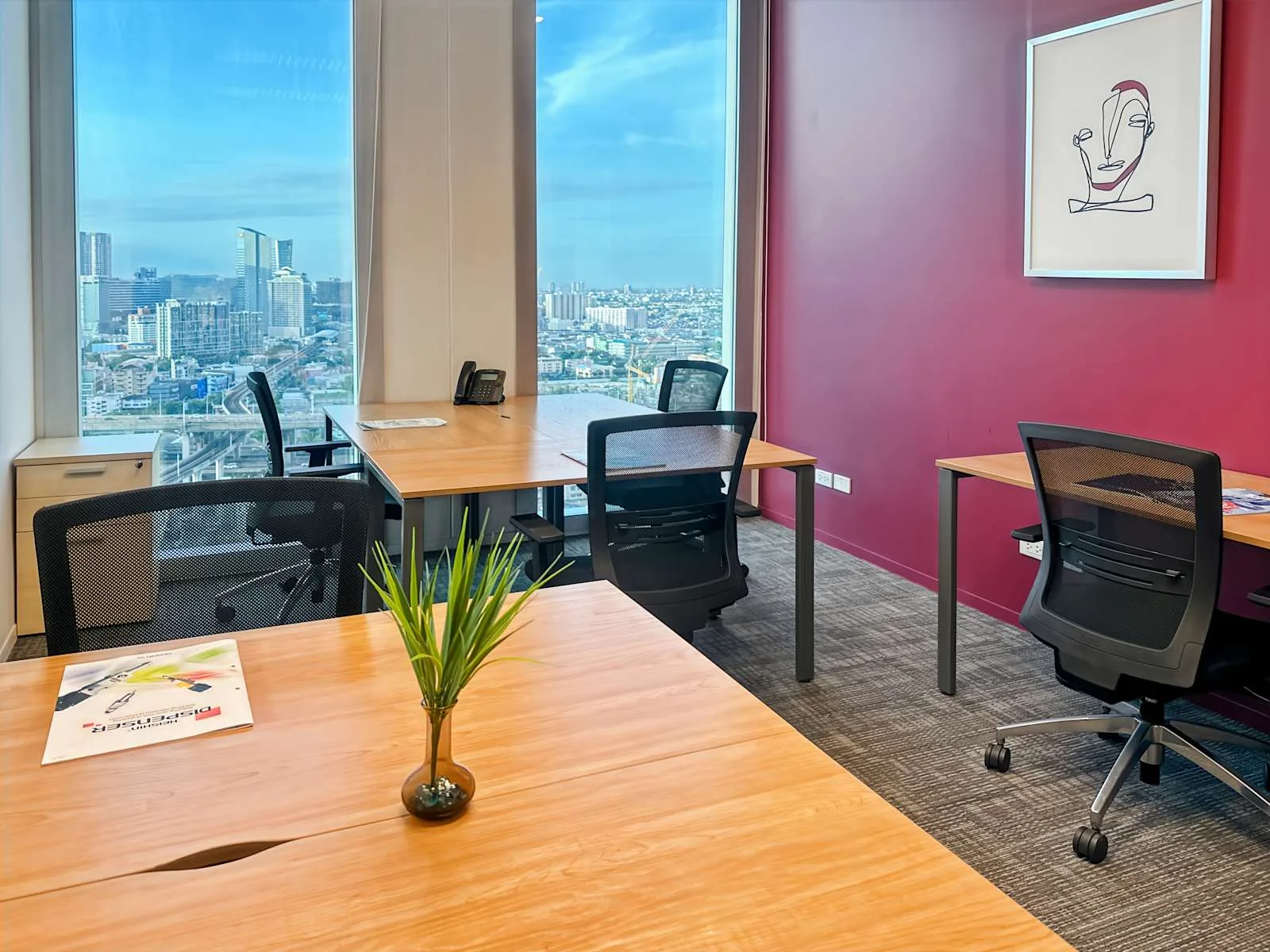 Regus BANGKOK, Bhiraj Tower at Bitec, ออฟฟิศส่วนตัว 6 ที่นั่ง, สมุทรปราการ
