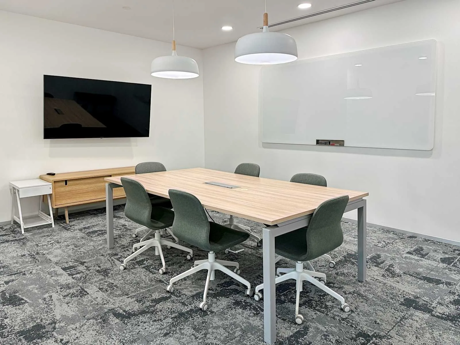 Regus Bangkok, Central Tower, Meeting room for 6 people, Bangkok
