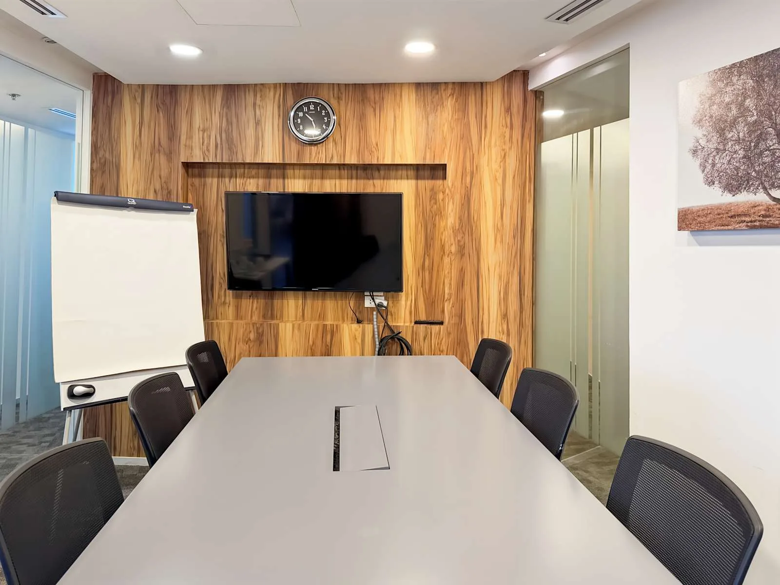 Regus BANGKOK, Chartered Square, ห้องประชุมสำหรับ 6 คน, กรุงเทพมหานคร
