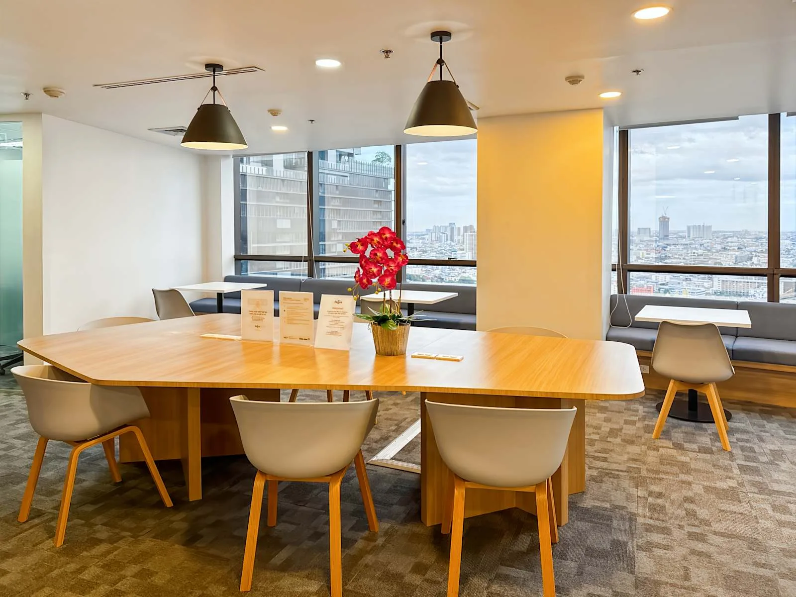 Regus BANGKOK, Chartered Square, พื้นที่โคเวิร์กกิ้ง, กรุงเทพมหานคร
