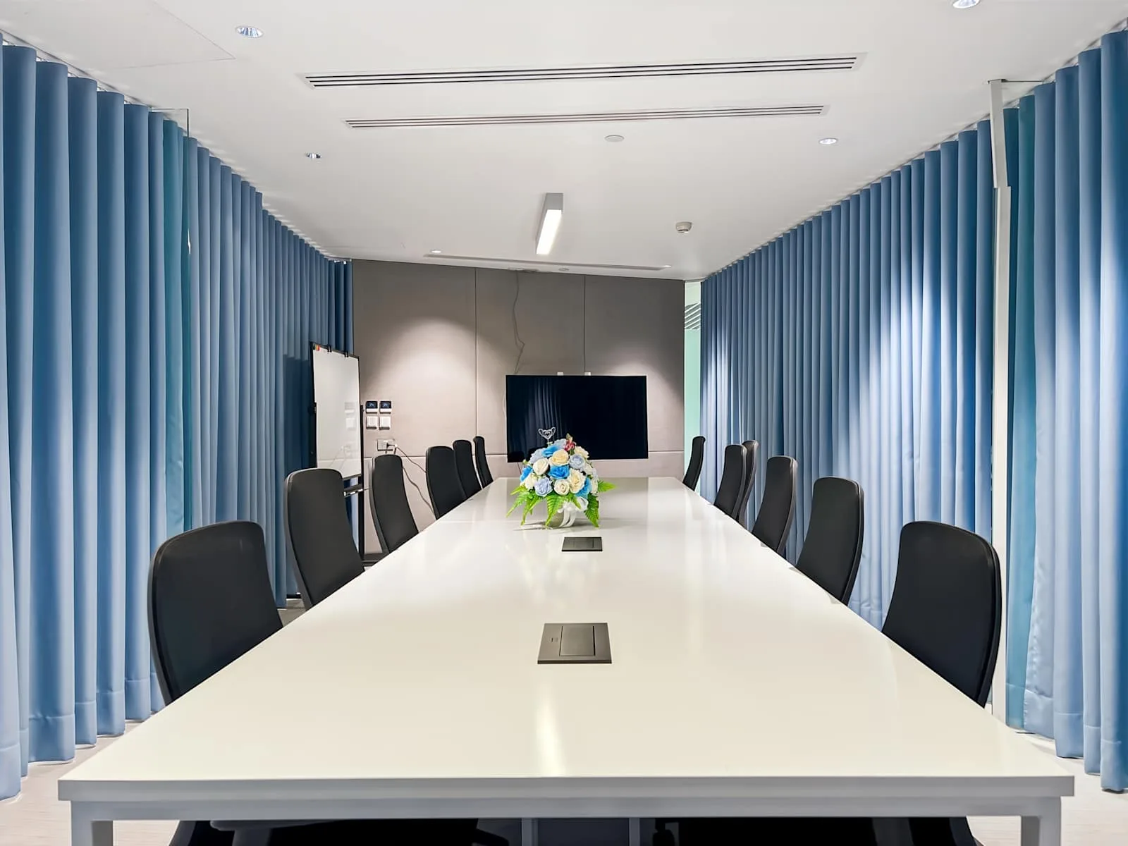 Regus Bangkok, Enco Terminal (EnTer), Meeting room for 12 people, Nonthaburi