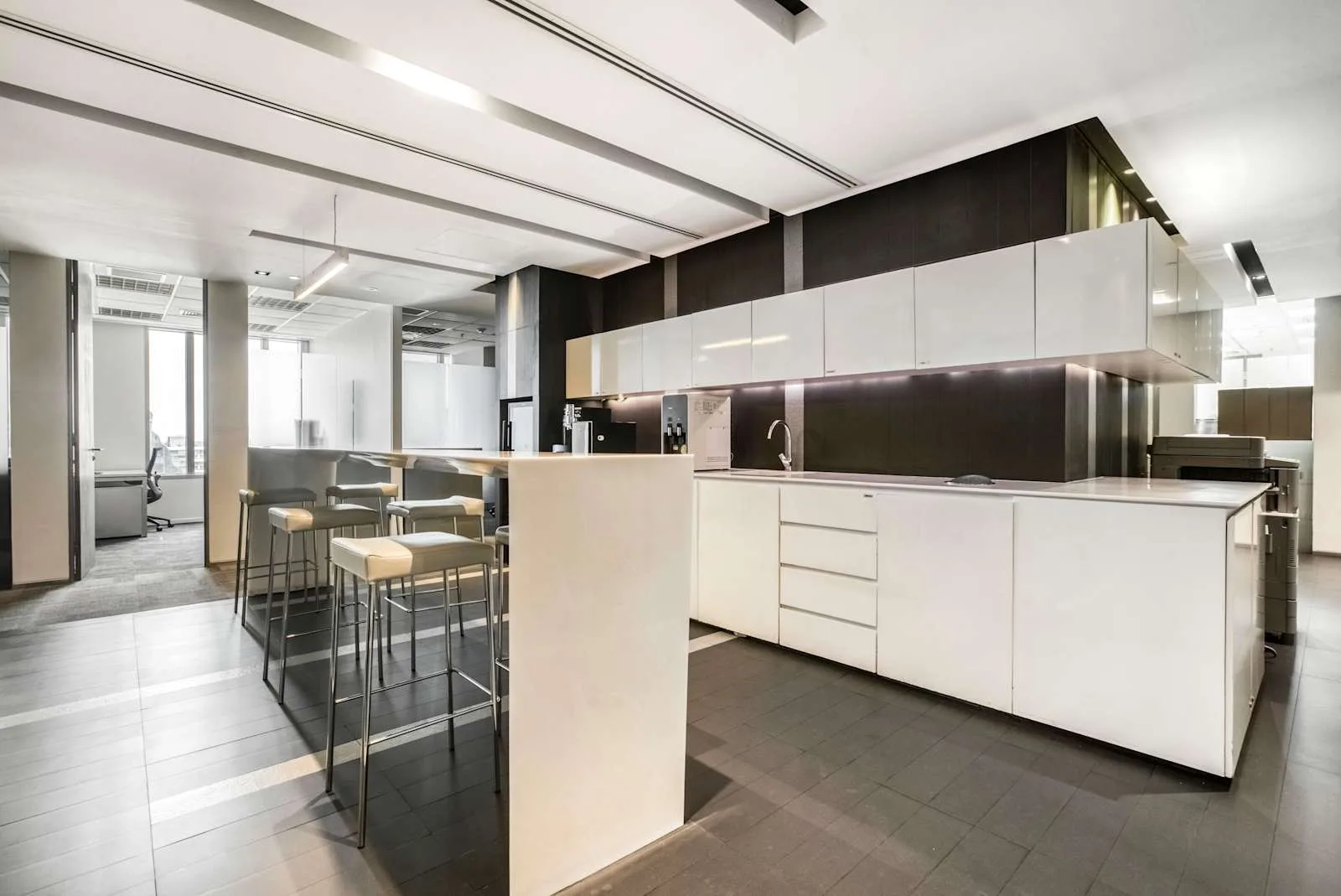 Regus BANGKOK, Exchange Tower, Kitchen, Bangkok