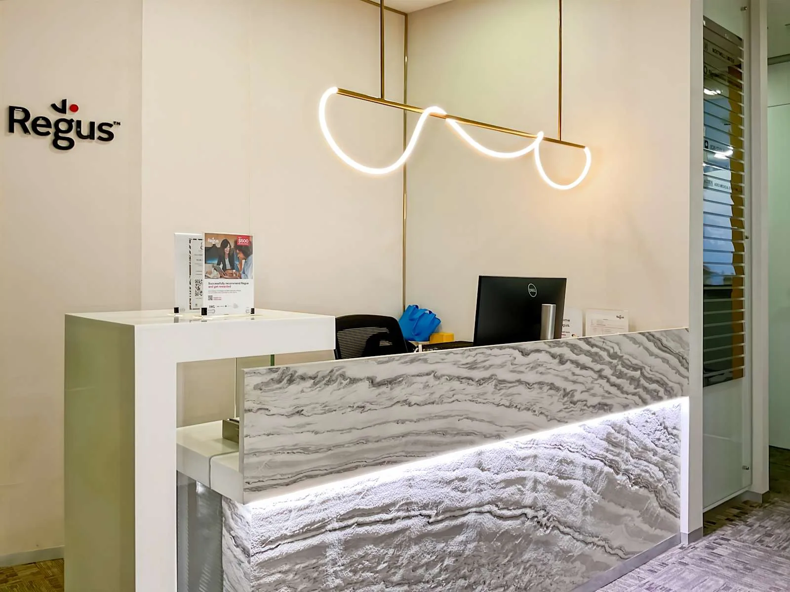 Regus BANGKOK, Gaysorn Plaza, แผนกต้อนรับ, กรุงเทพมหานคร
