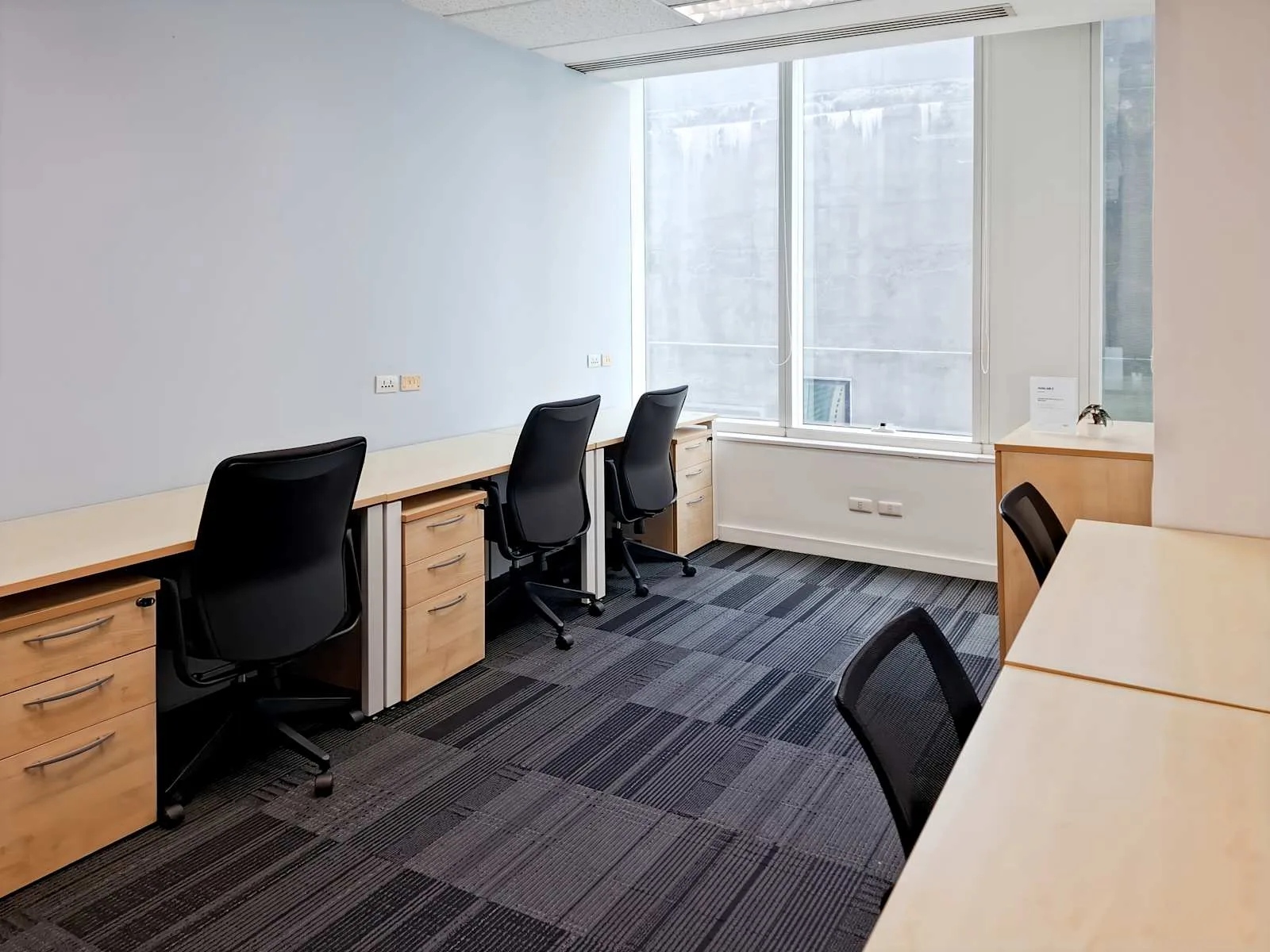 Regus BANGKOK, Interchange 21, Private office, 4 desks, Bangkok