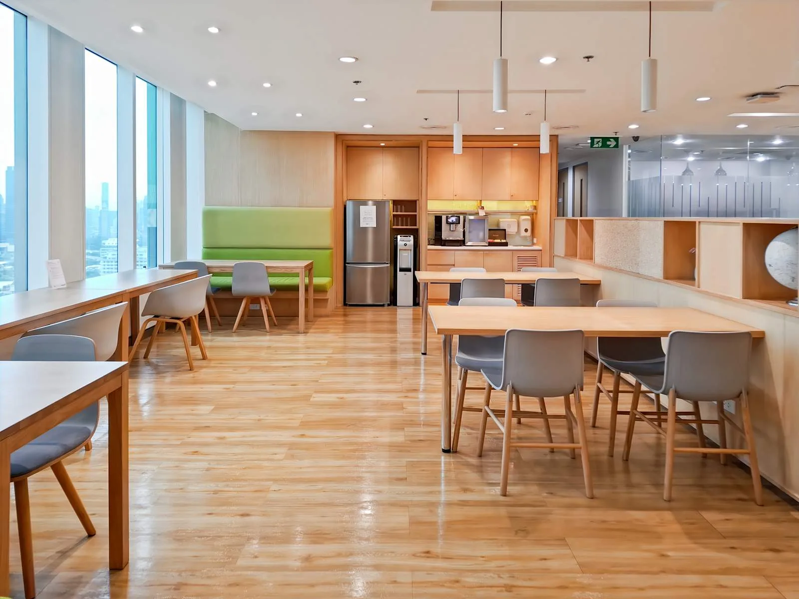 Regus BANGKOK, Interchange 21, Cafeteria, Bangkok