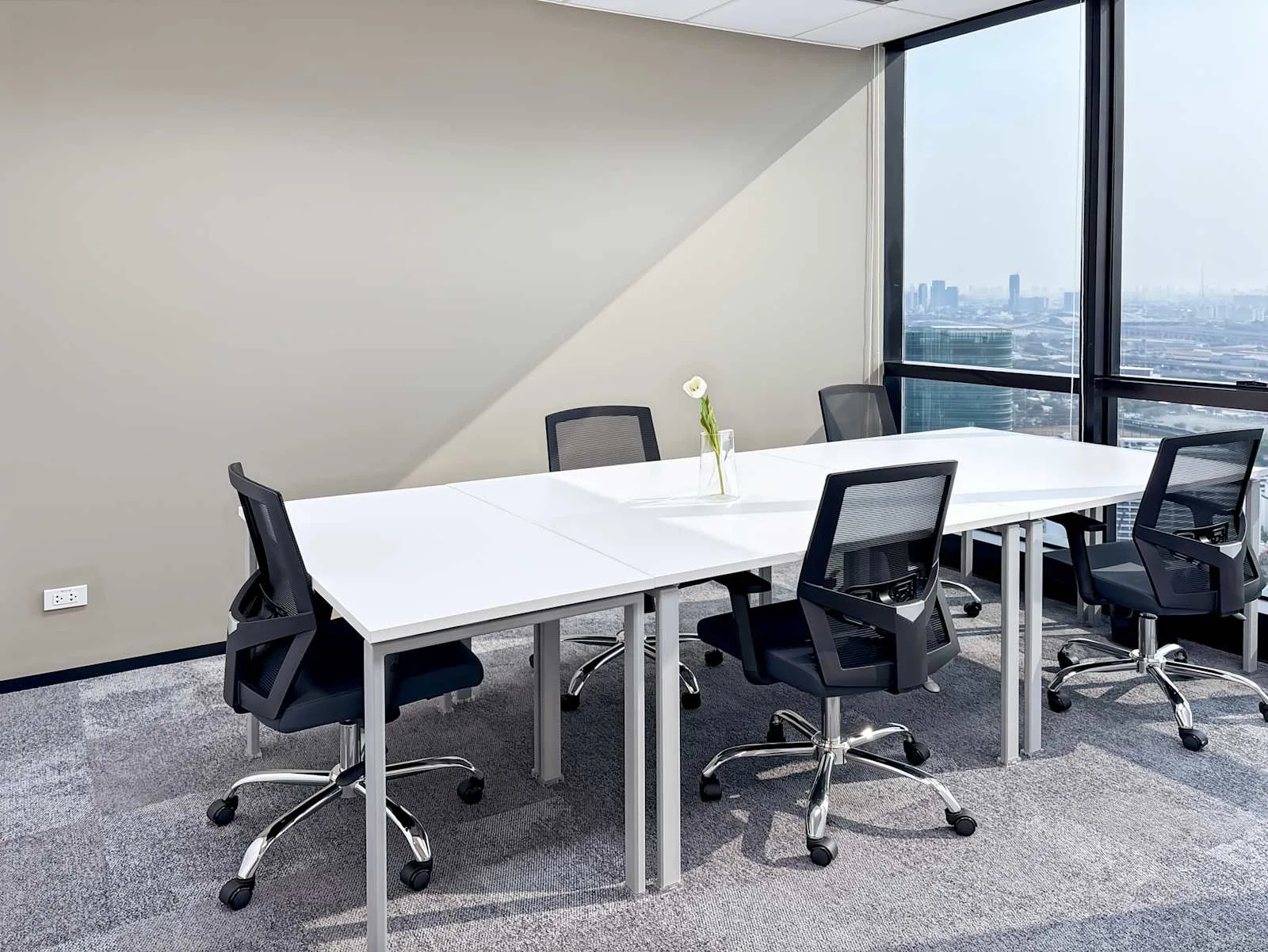 Regus Bangkok, Shinawatra Tower 3, Private office, 5 desks, Bangkok