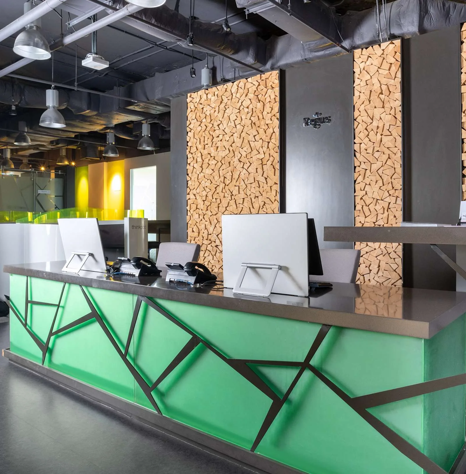 Regus BANGKOK, Siam Tower, แผนกต้อนรับ, กรุงเทพมหานคร