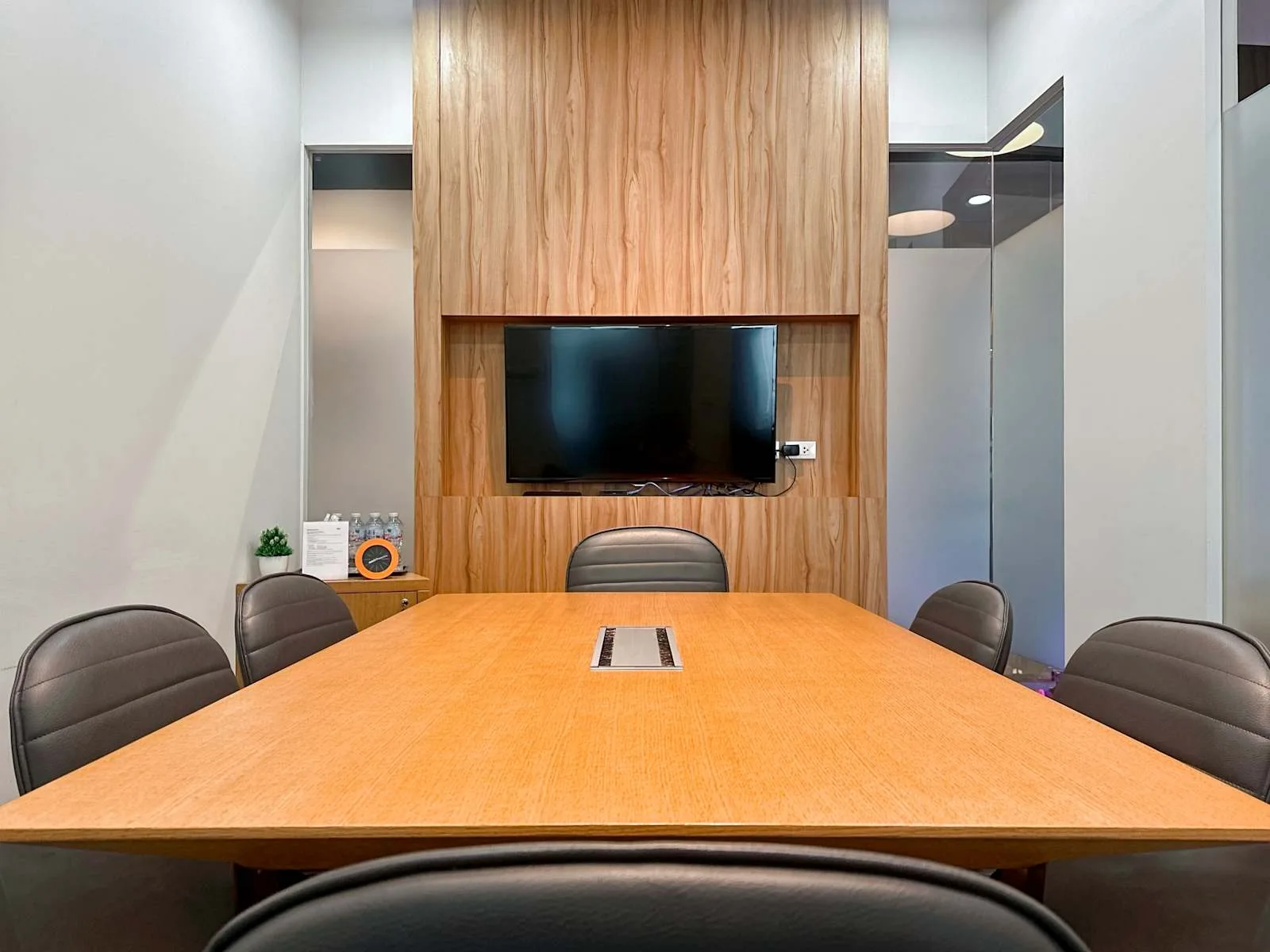 Regus BANGKOK, SJ Infinite I Business Complex, Meeting room for 6 people, Bangkok