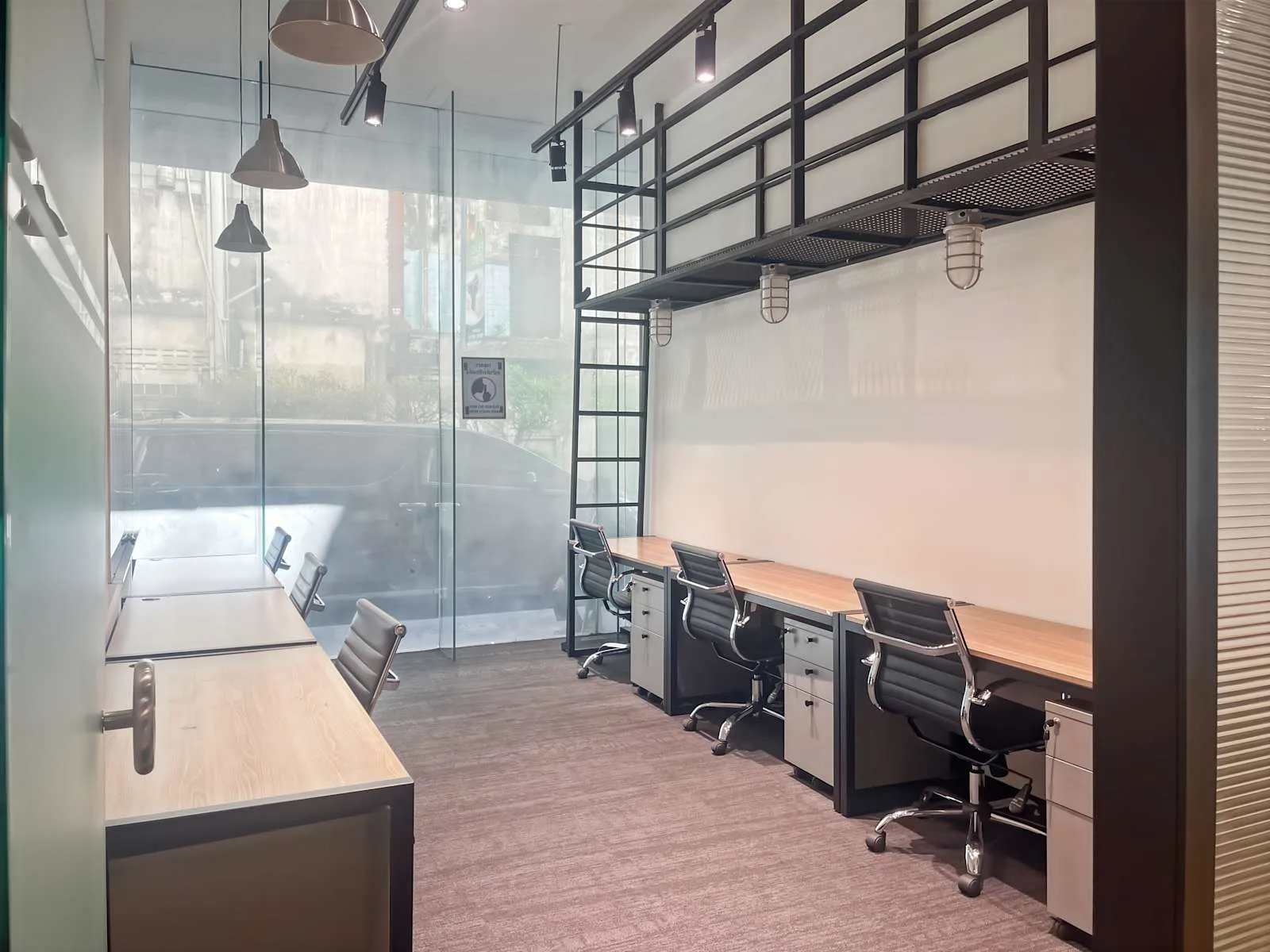 Regus Bangkok, W-District, Private office, 6 desks, Bangkok
