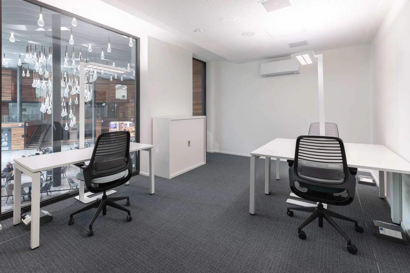 Regus BASEL, Stücki Village, Privatbüro mit 3 Arbeitsplätzen, Basel
