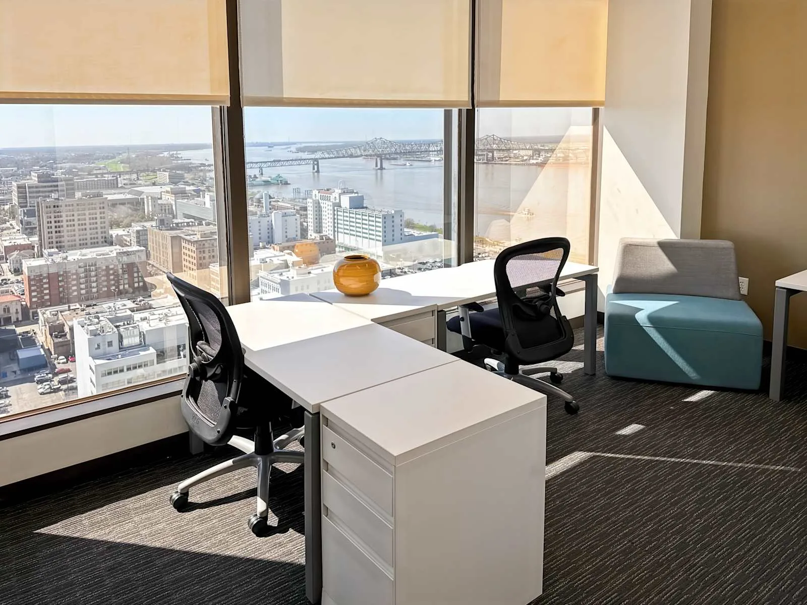 Regus LA, Baton Rouge - Downtown - One American Place, Private office, 2 desks, Baton Rouge, LA