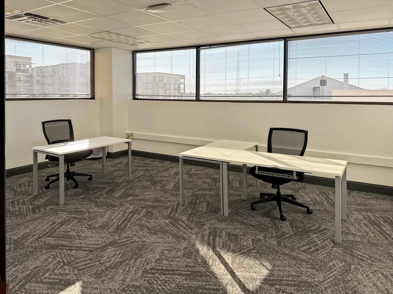 Regus LA, Baton Rouge - Florida St, Private office, 2 desks, Baton Rouge, LA