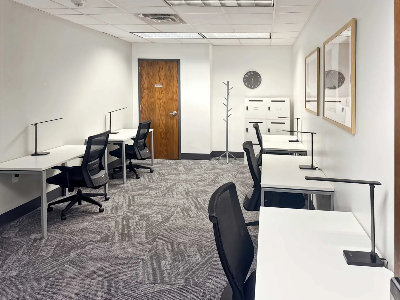 Regus LA, Baton Rouge - Florida St, Private office, 5 desks, Baton Rouge, LA