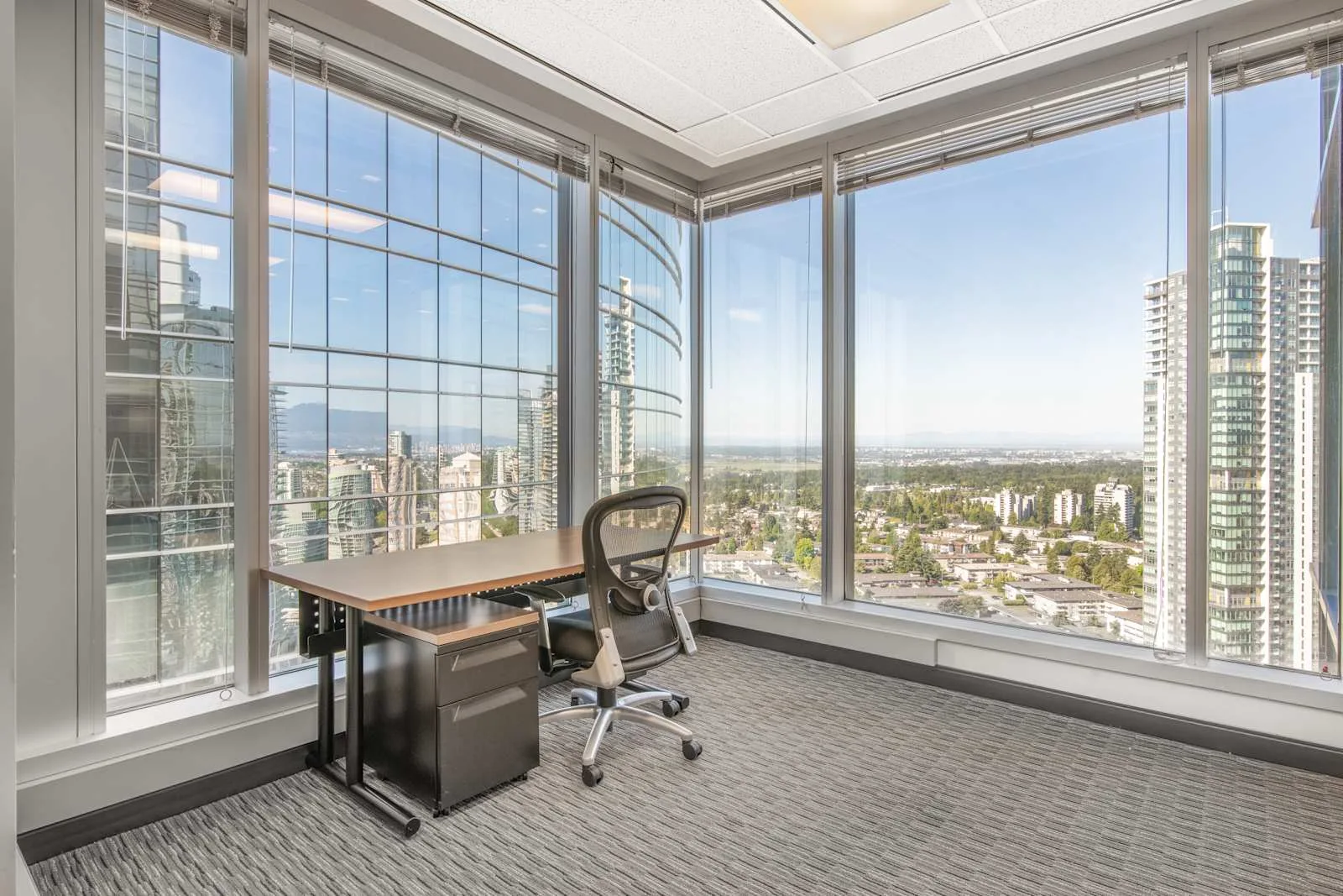 Regus BC, Burnaby – Metrotown, Private office, 1 desk, Burnaby, BC